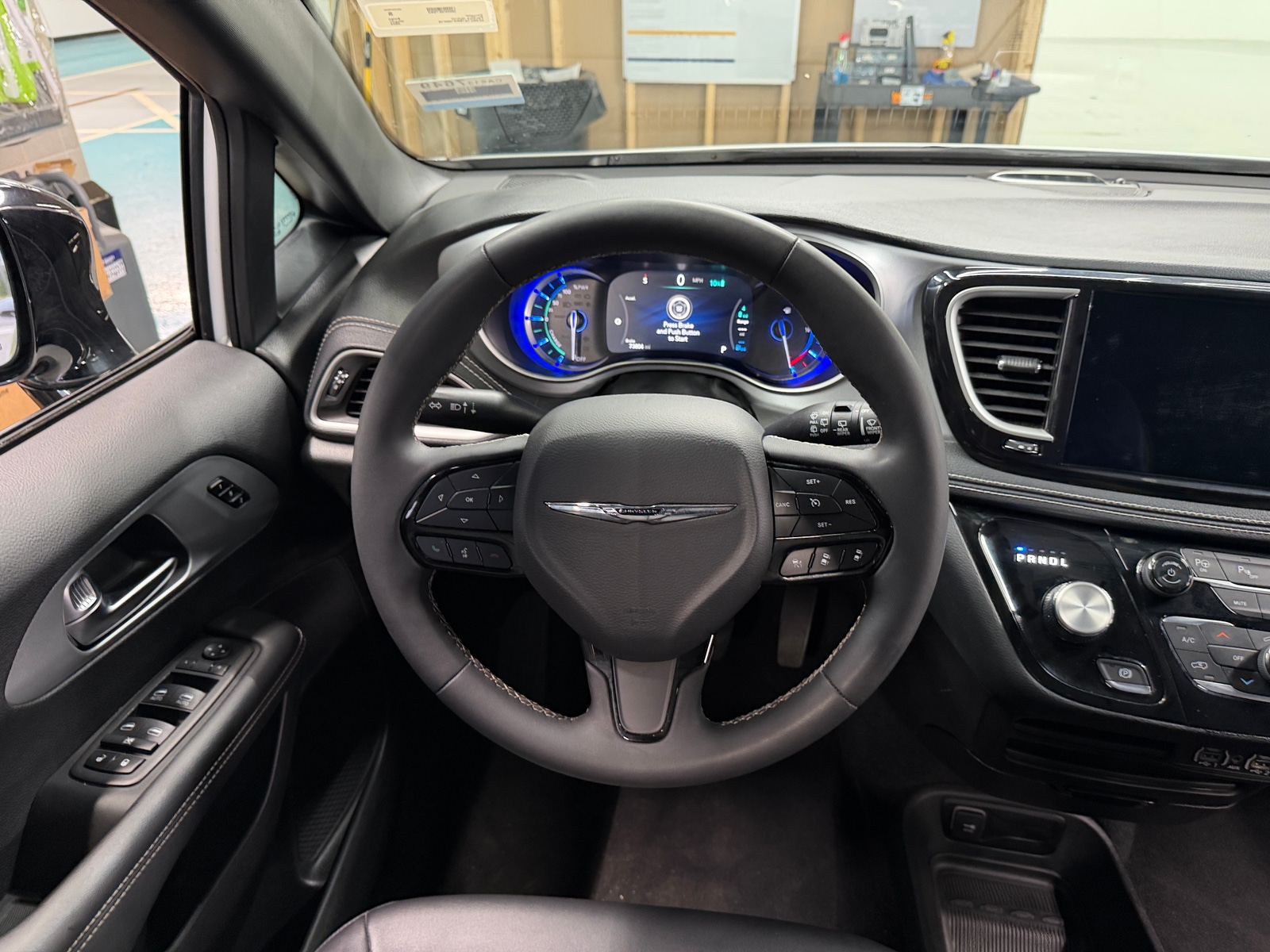 Thumbnail: 2024 Chrysler Pacifica - 4
