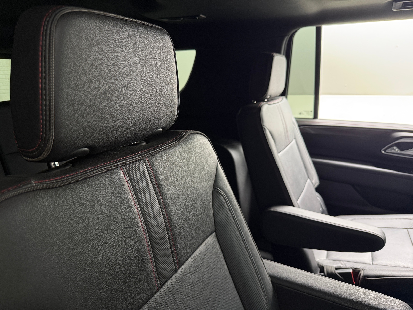Thumbnail: 2023 Chevrolet Suburban - 5