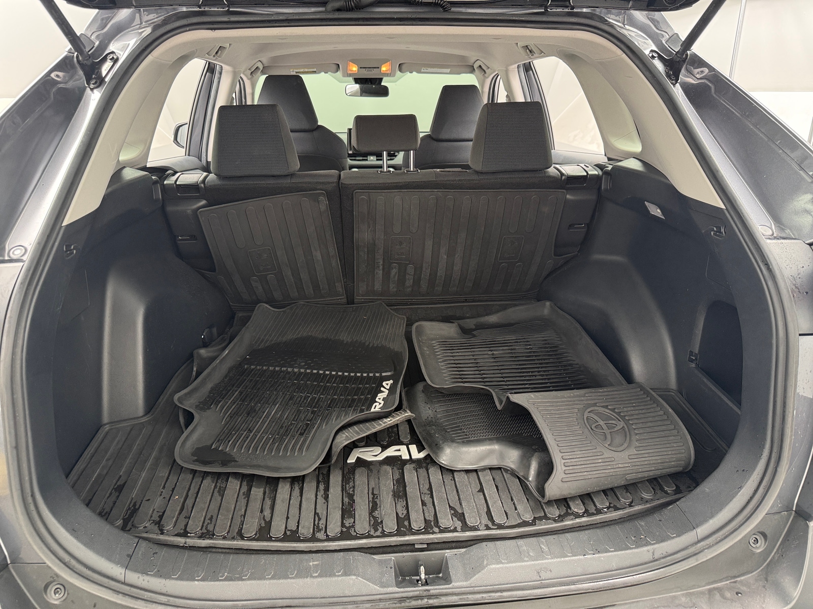Thumbnail: 2019 Toyota RAV4 - 7