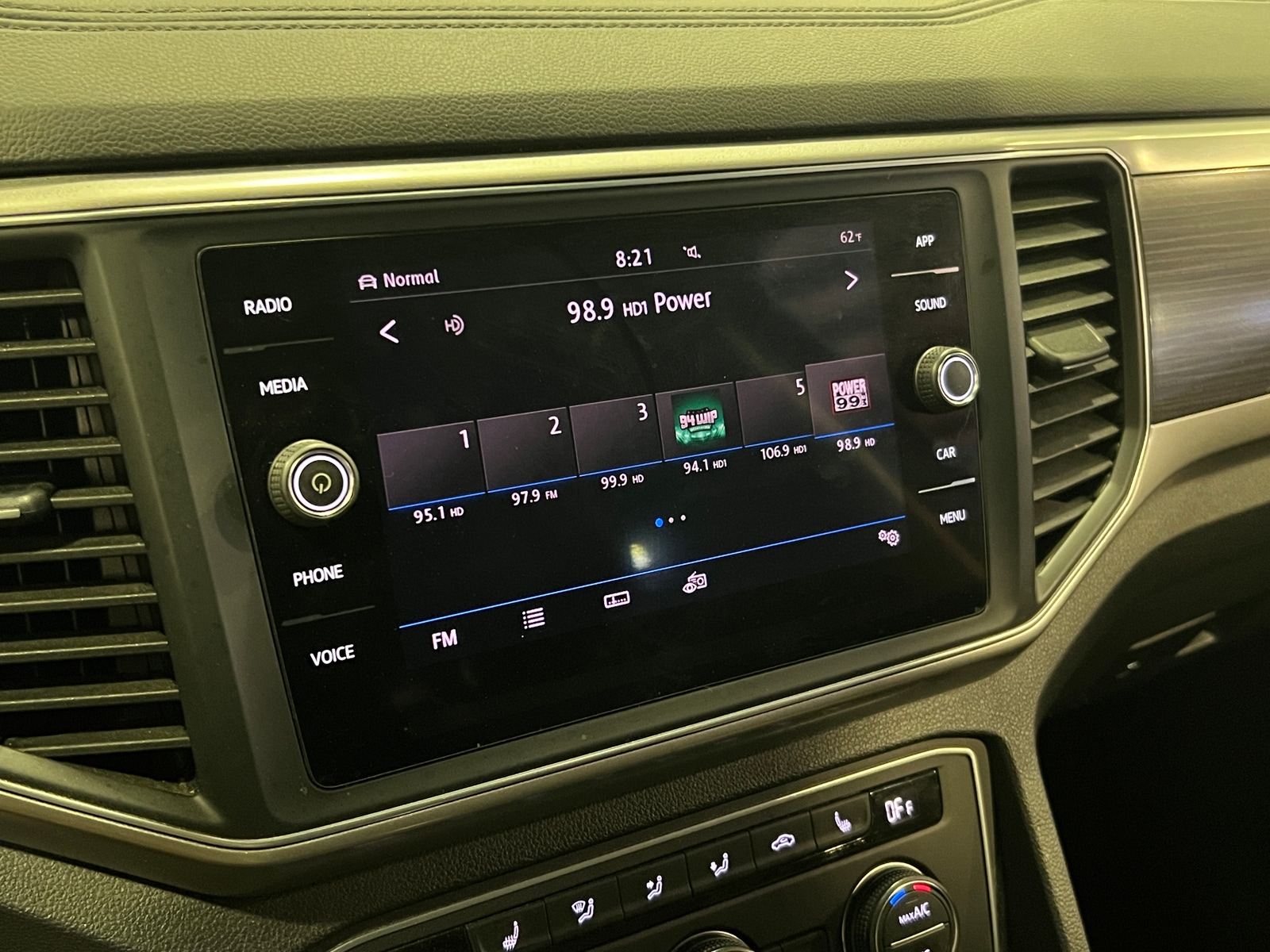 Thumbnail: 2019 Volkswagen Atlas - 3