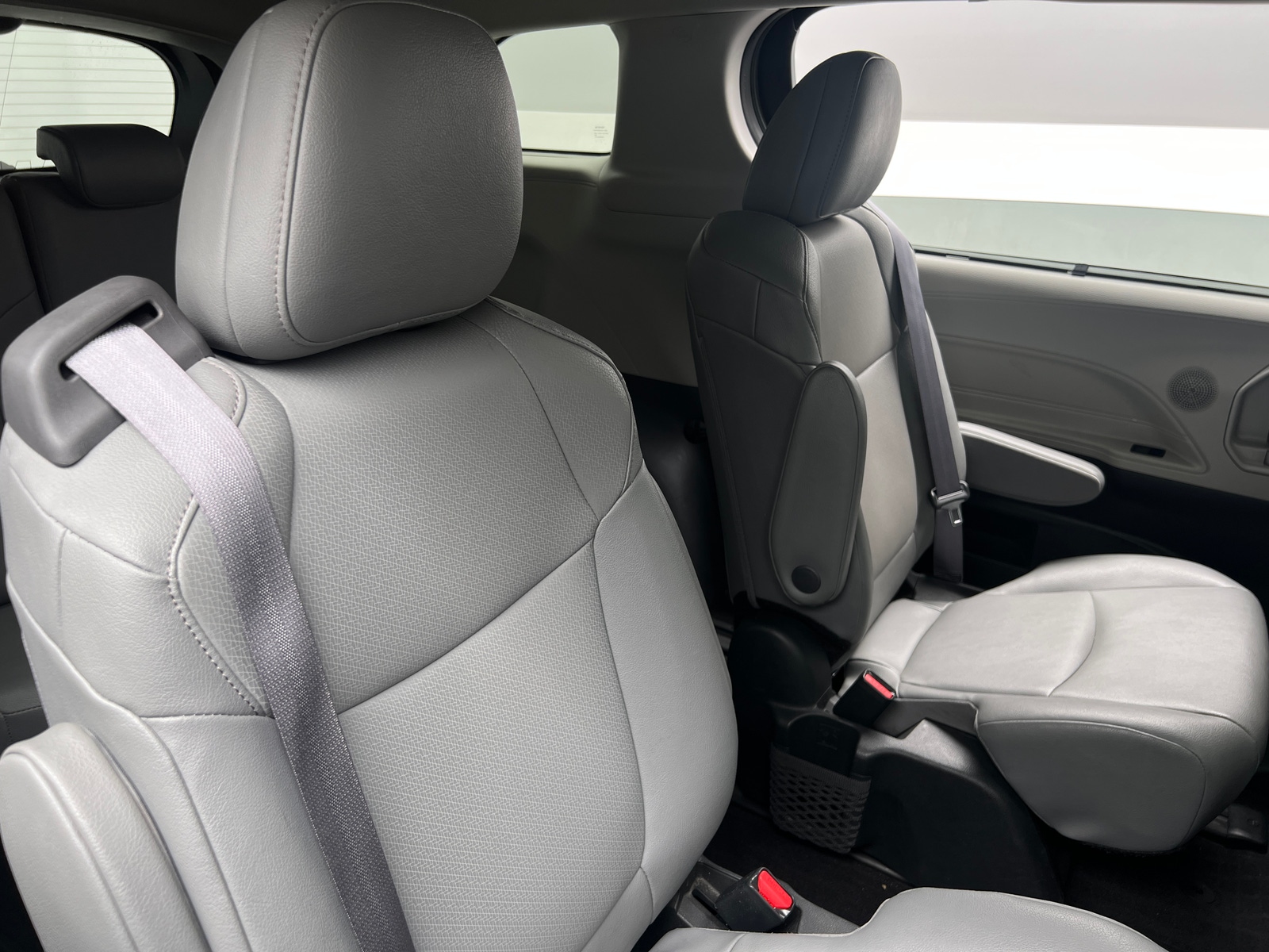 Thumbnail: 2024 Toyota Sienna - 6