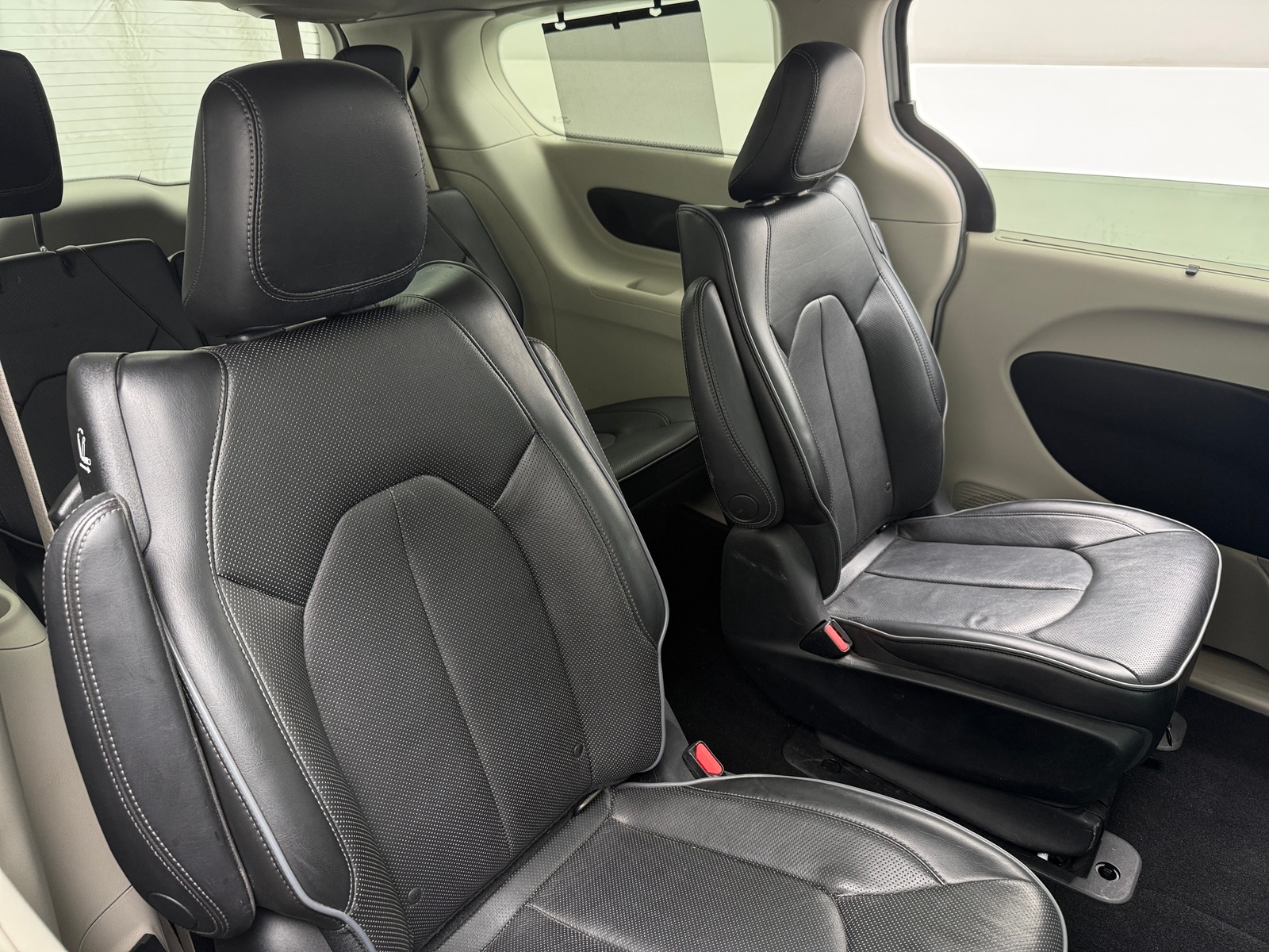 Thumbnail: 2018 Chrysler Pacifica - 5