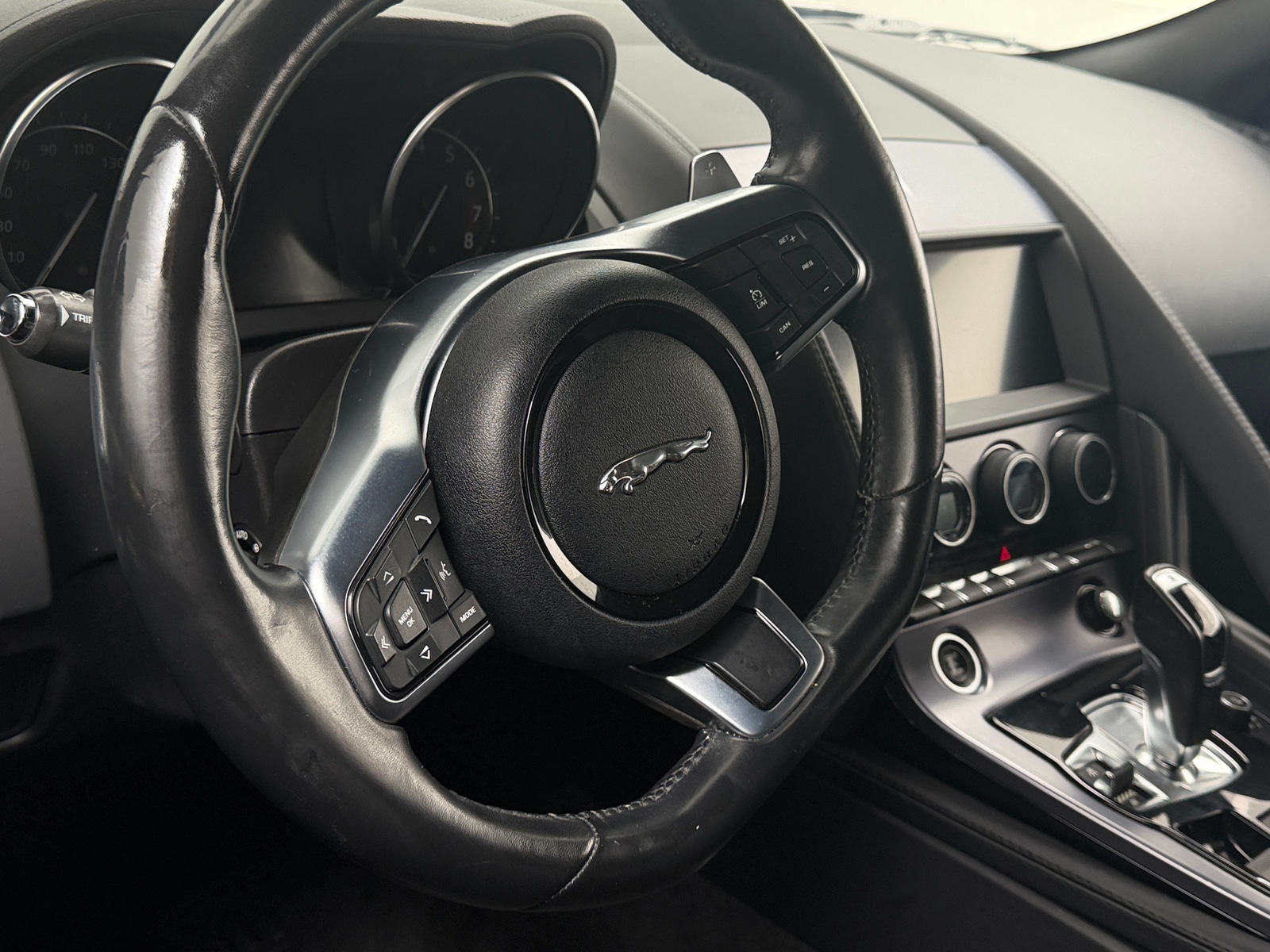 Thumbnail: 2019 Jaguar F-Type - 3