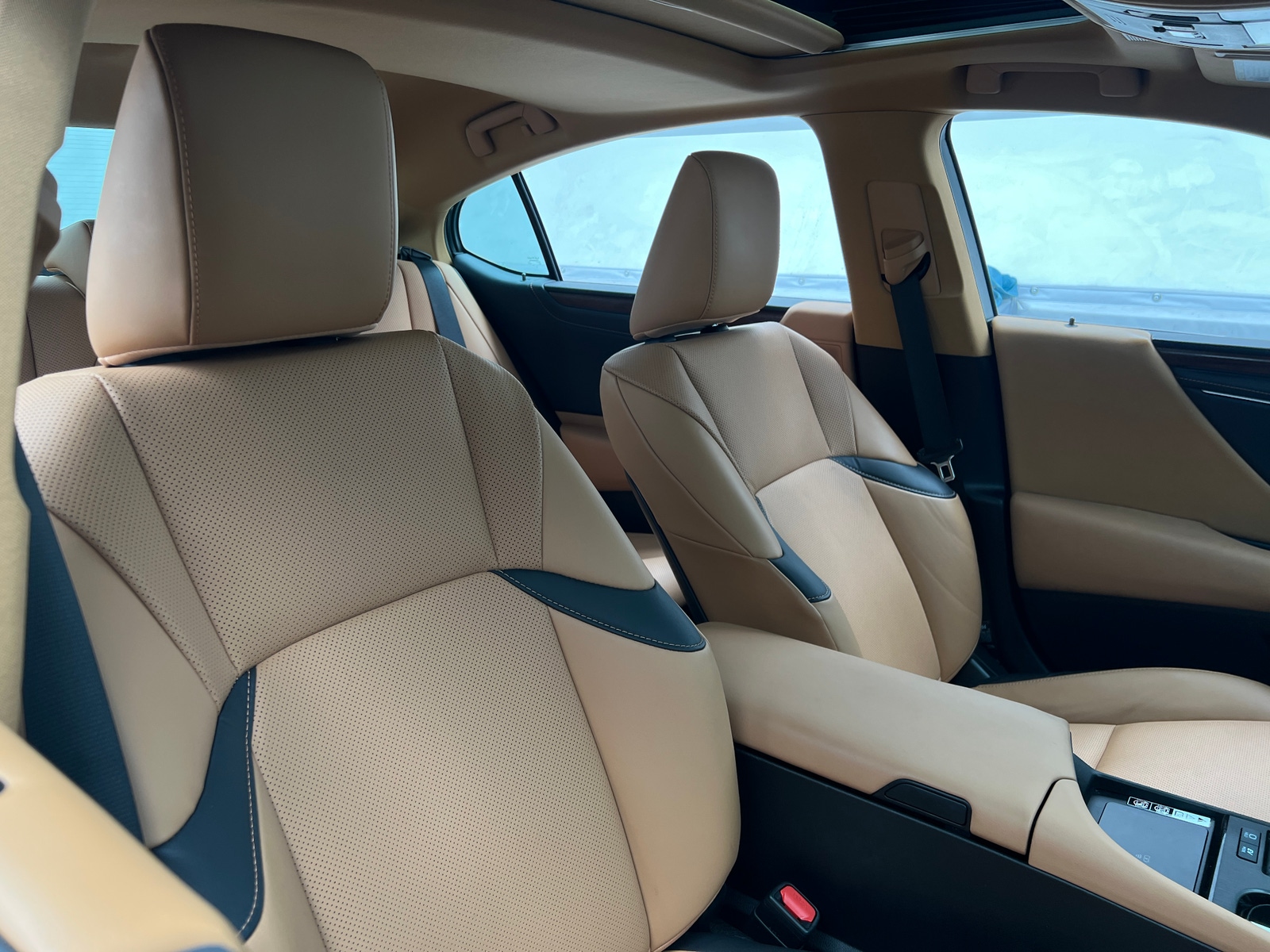 Thumbnail: 2024 Lexus ES - 2