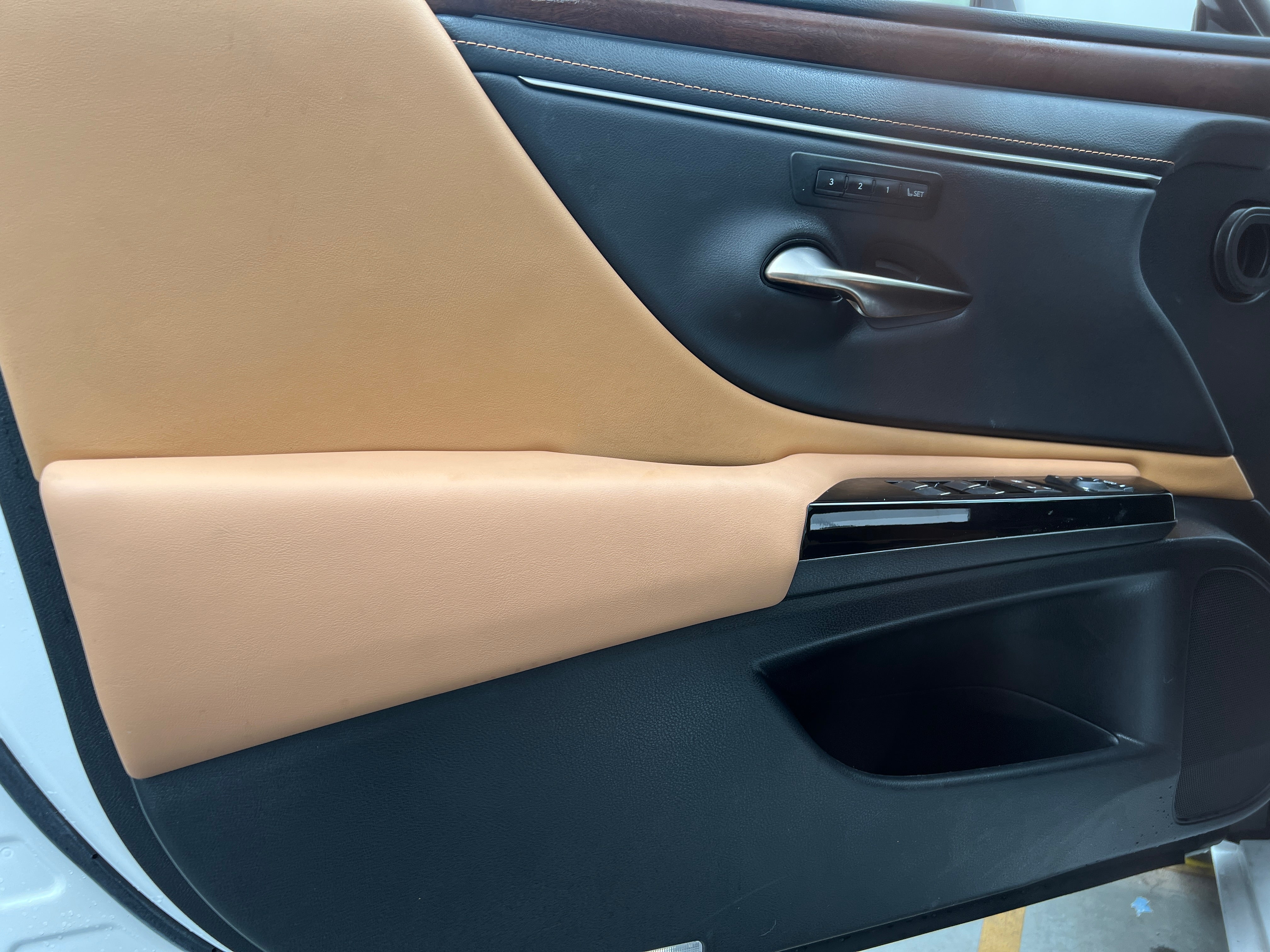 2024 Lexus ES Hybrid