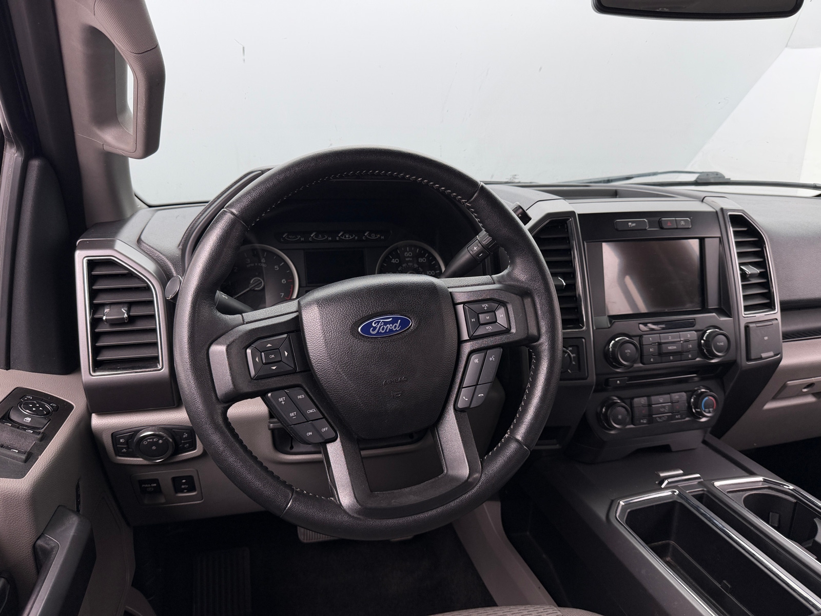 Thumbnail: 2018 Ford Econoline - 5
