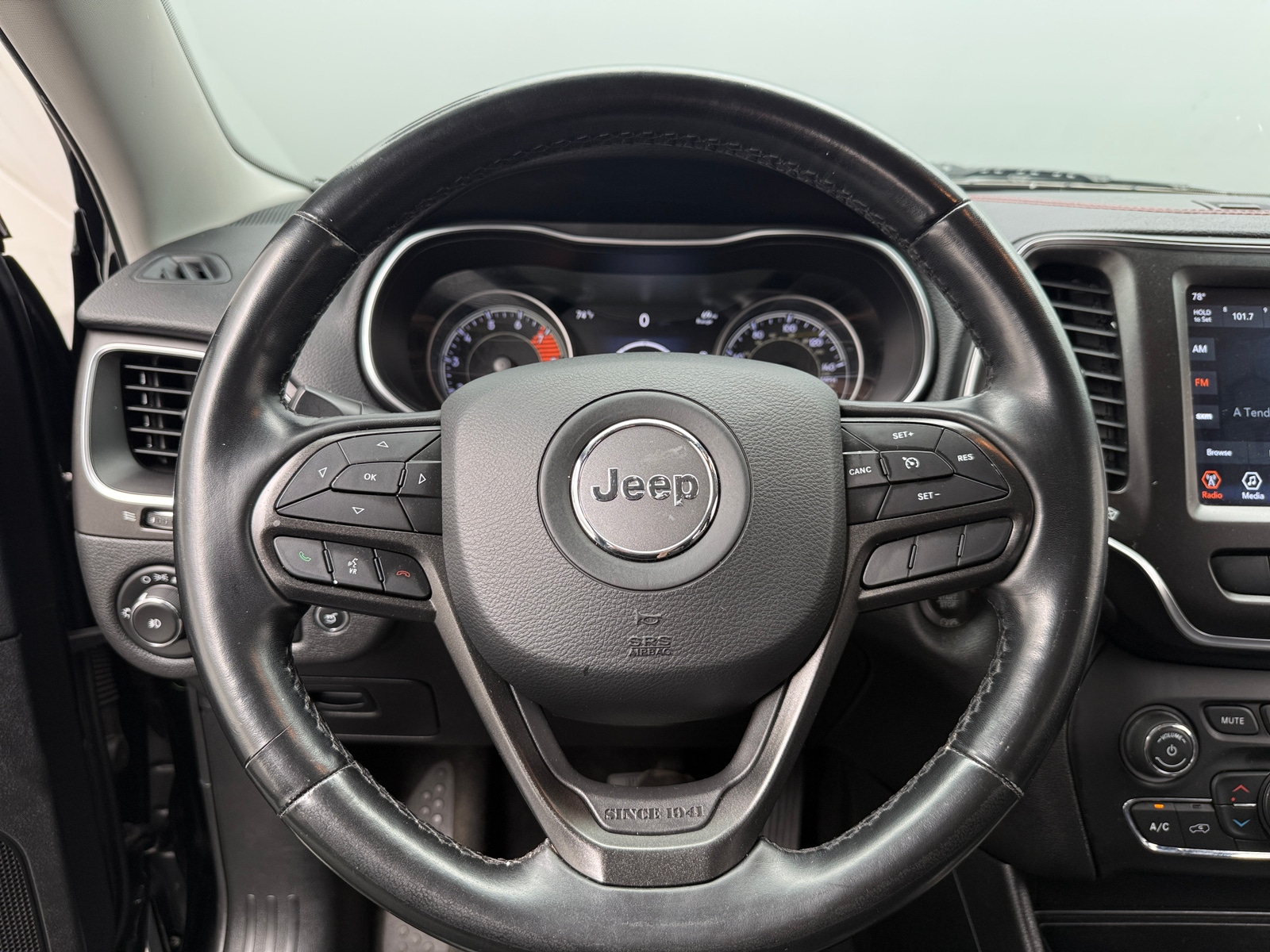 Thumbnail: 2020 Jeep Cherokee - 5
