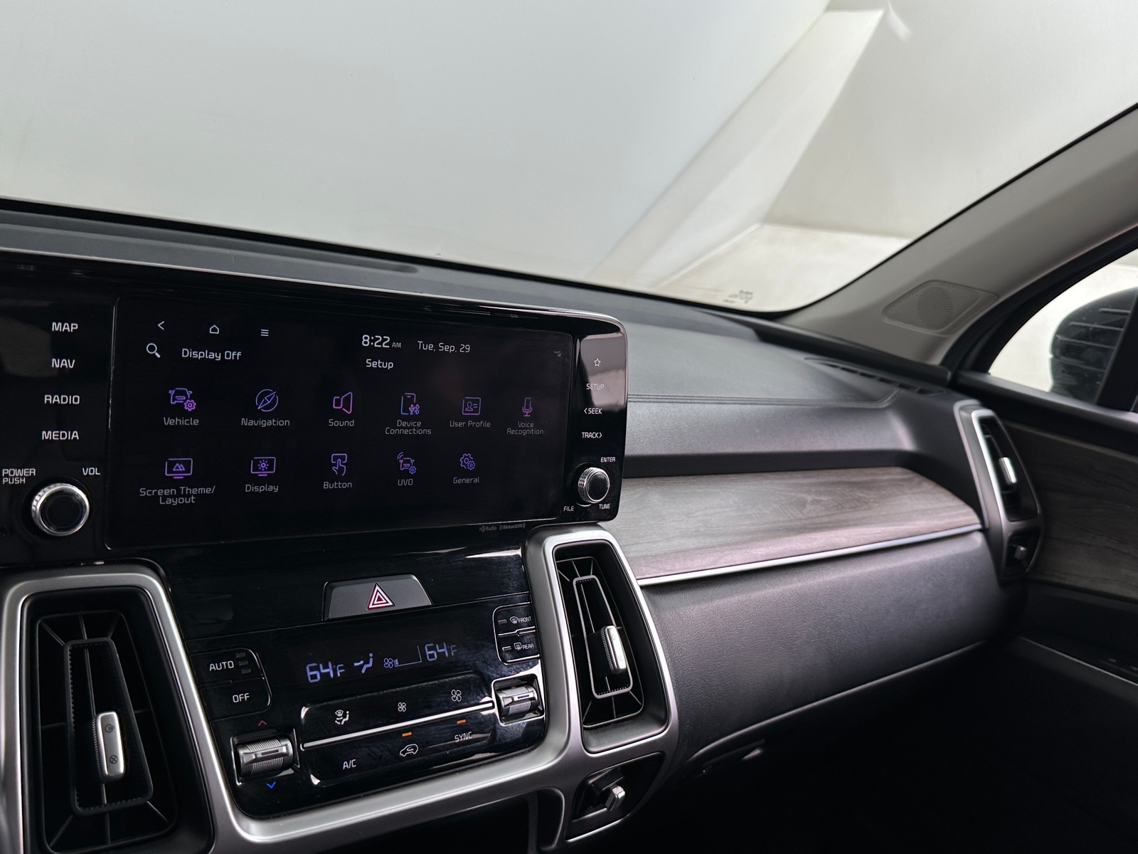 Thumbnail: 2022 Kia Sorento - 3