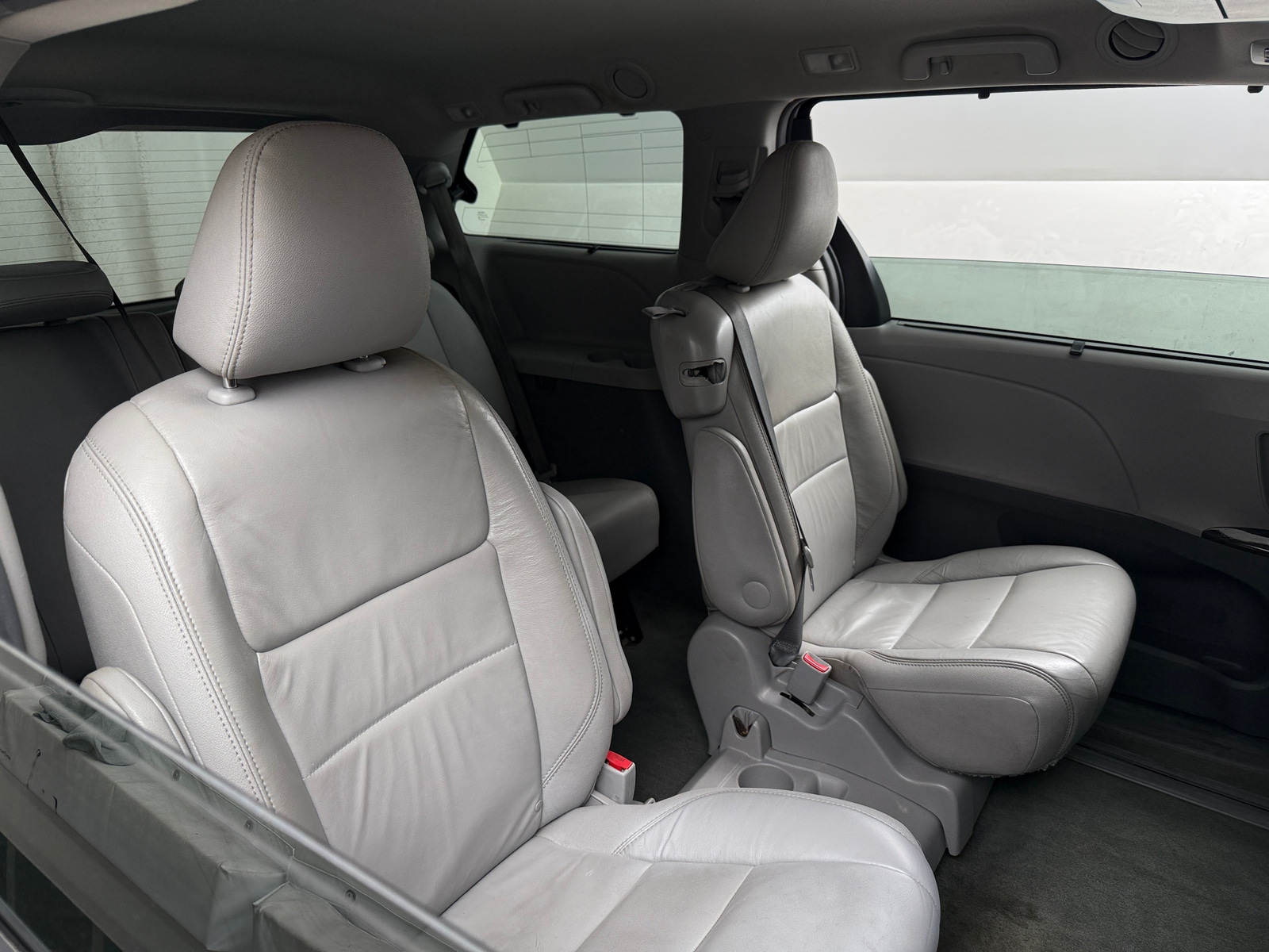 Thumbnail: 2016 Toyota Sienna - 6
