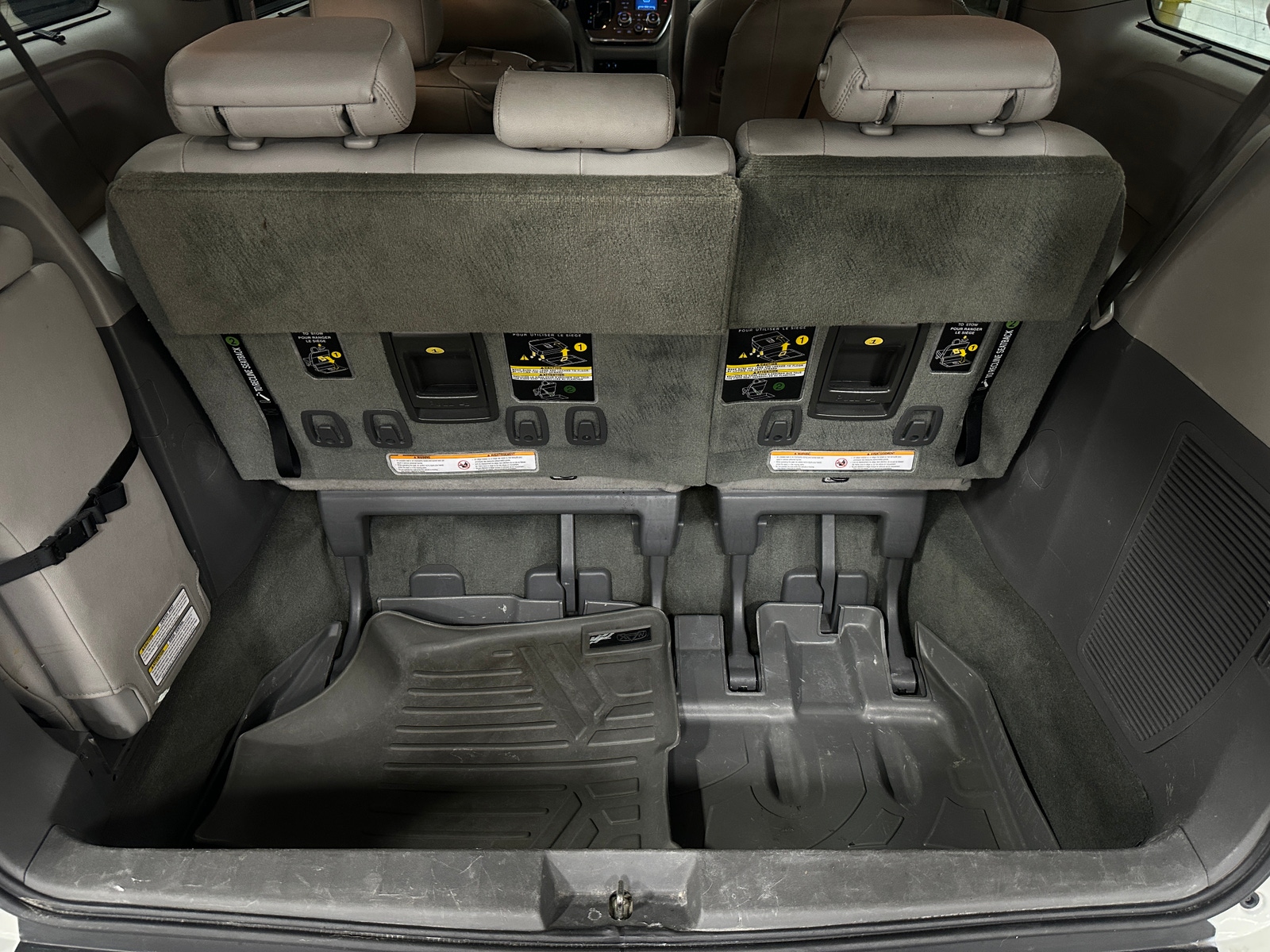 Thumbnail: 2016 Toyota Sienna - 7