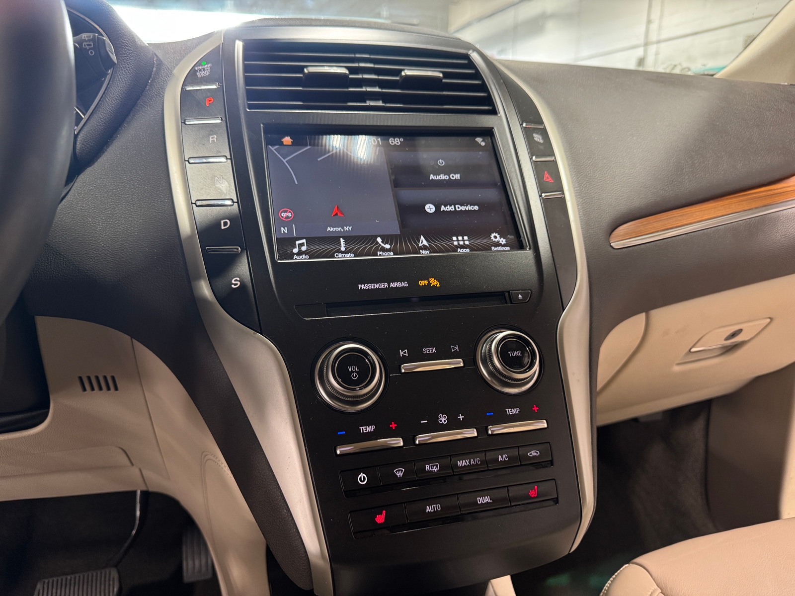 Thumbnail: 2019 Lincoln MKC - 3