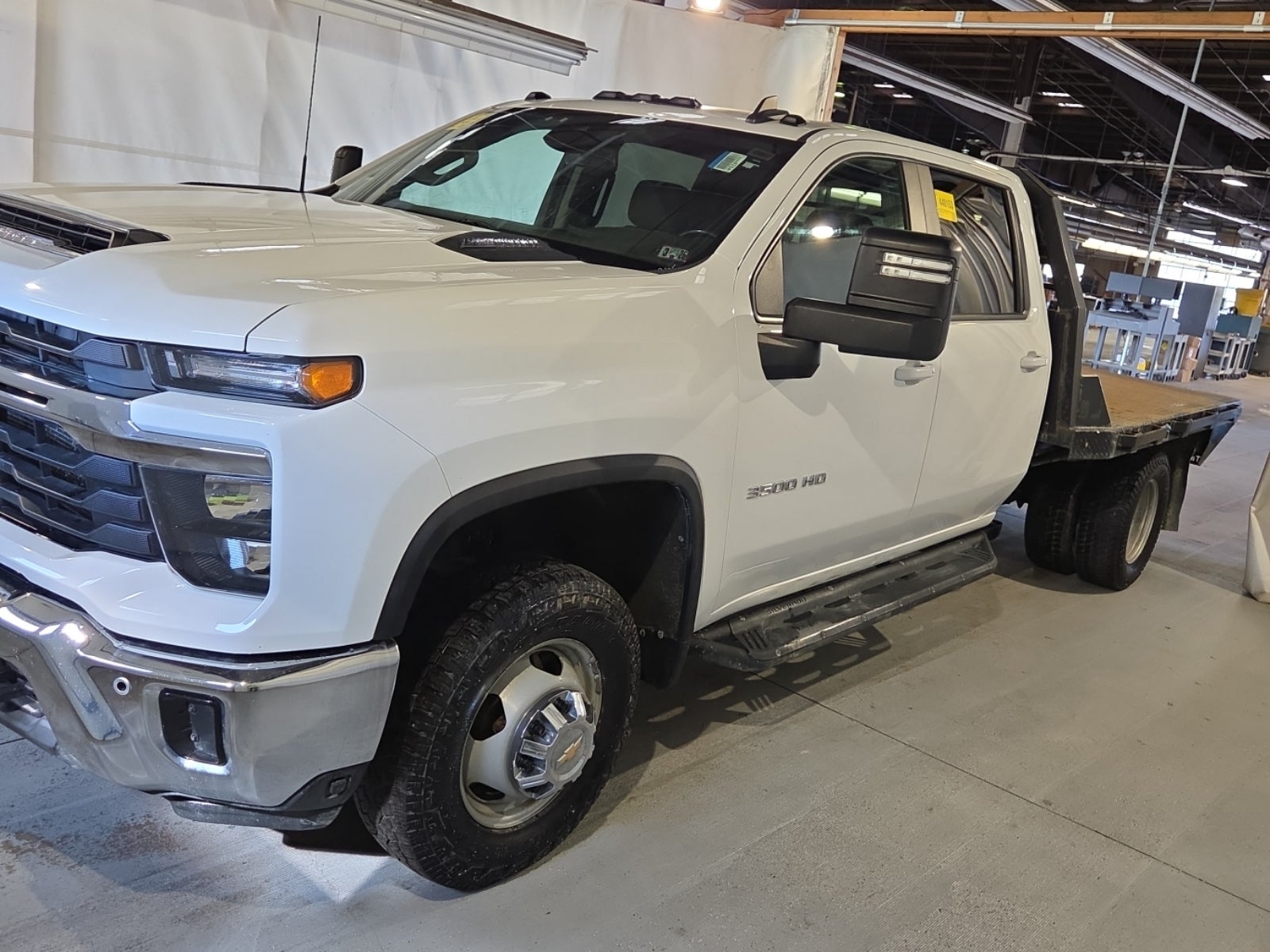 2024 Chevrolet Silverado 3500HD Chassis 4WD Crew Cab 177" WB, 60" Ca LT