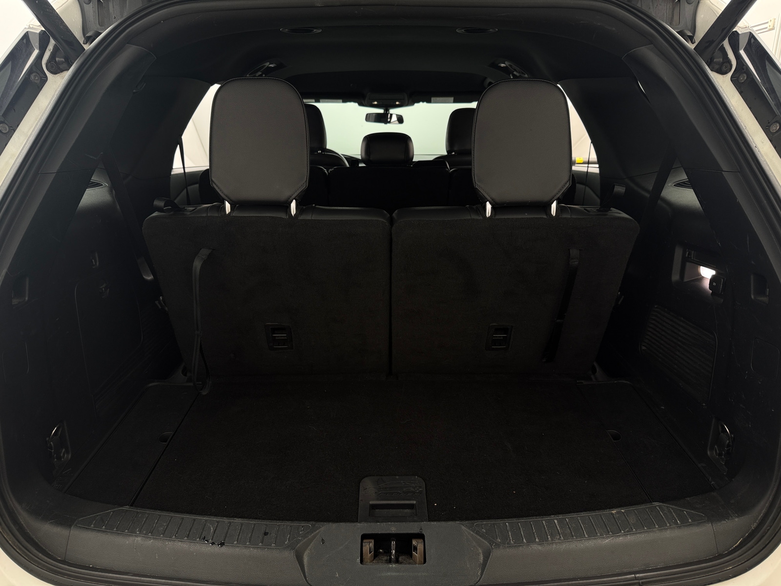 Thumbnail: 2020 Ford Explorer - 6