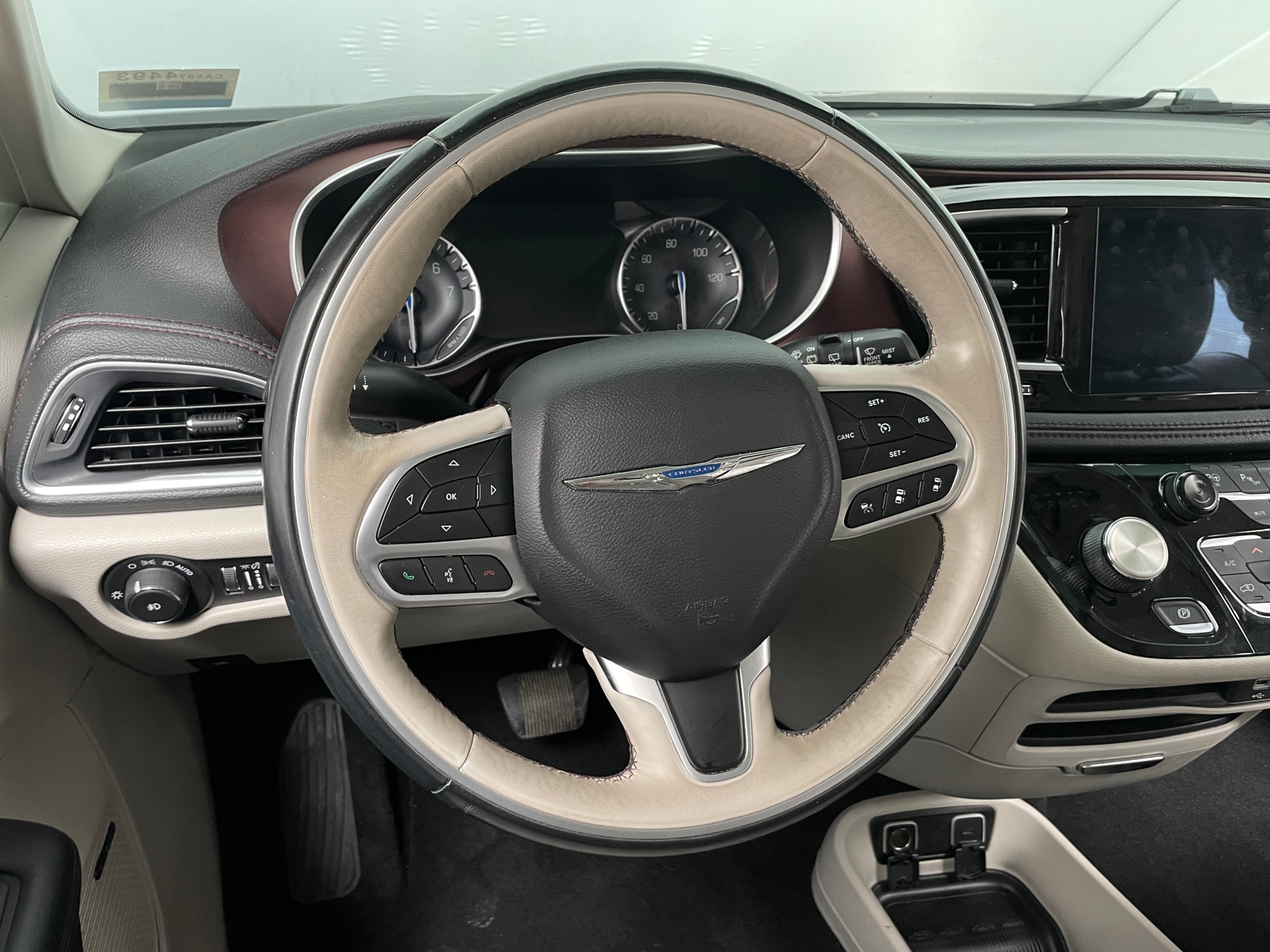 Thumbnail: 2018 Chrysler Pacifica - 4