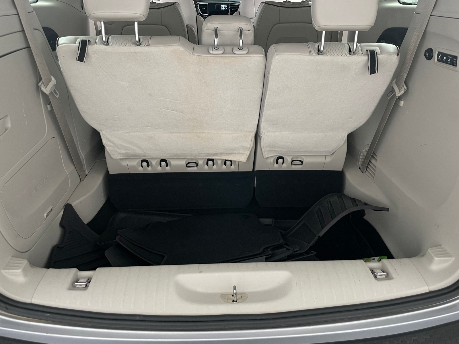 Thumbnail: 2018 Chrysler Pacifica - 6