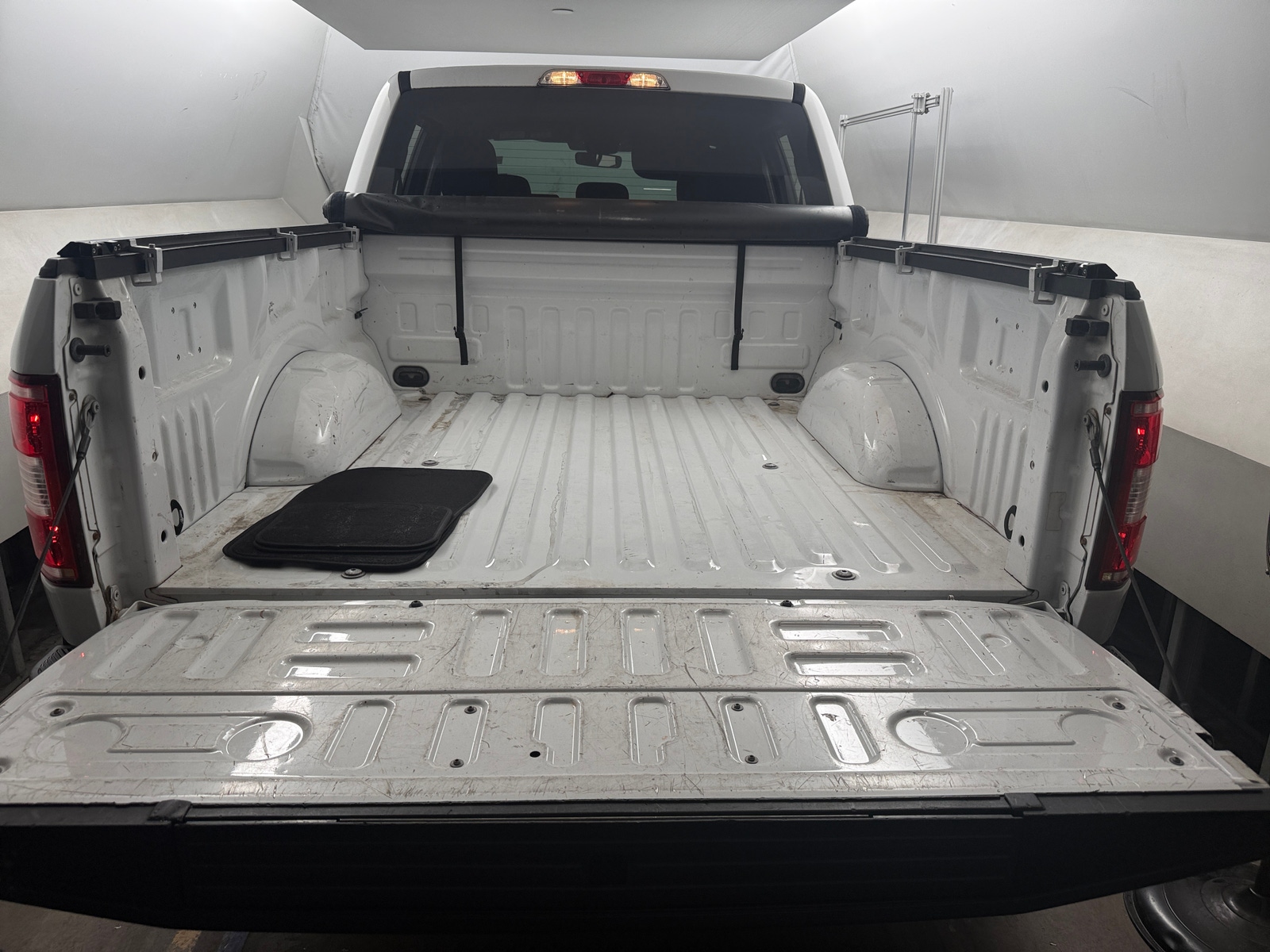 Thumbnail: 2019 Ford Econoline - 7