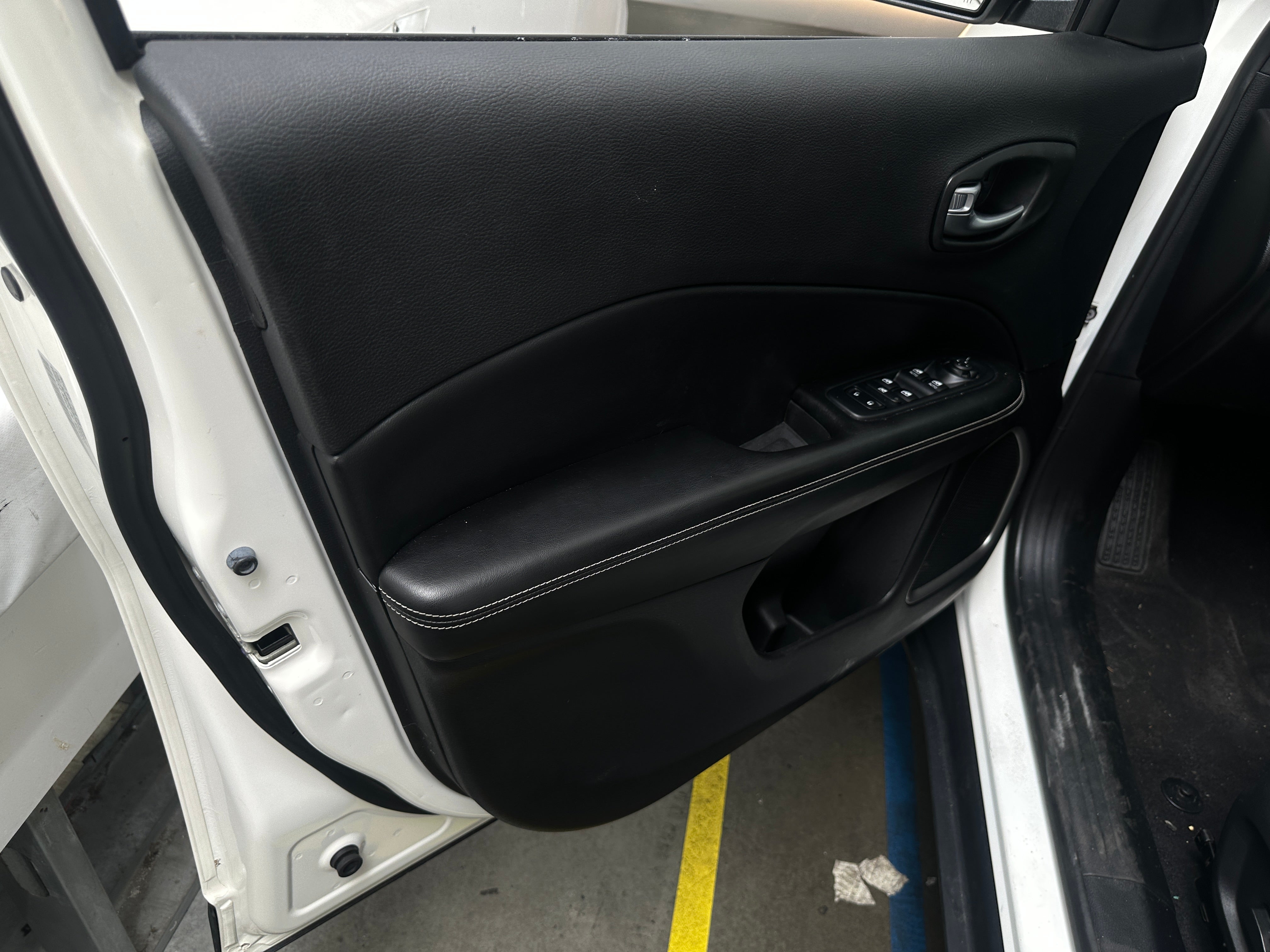 3C4NJDEB7MT550339