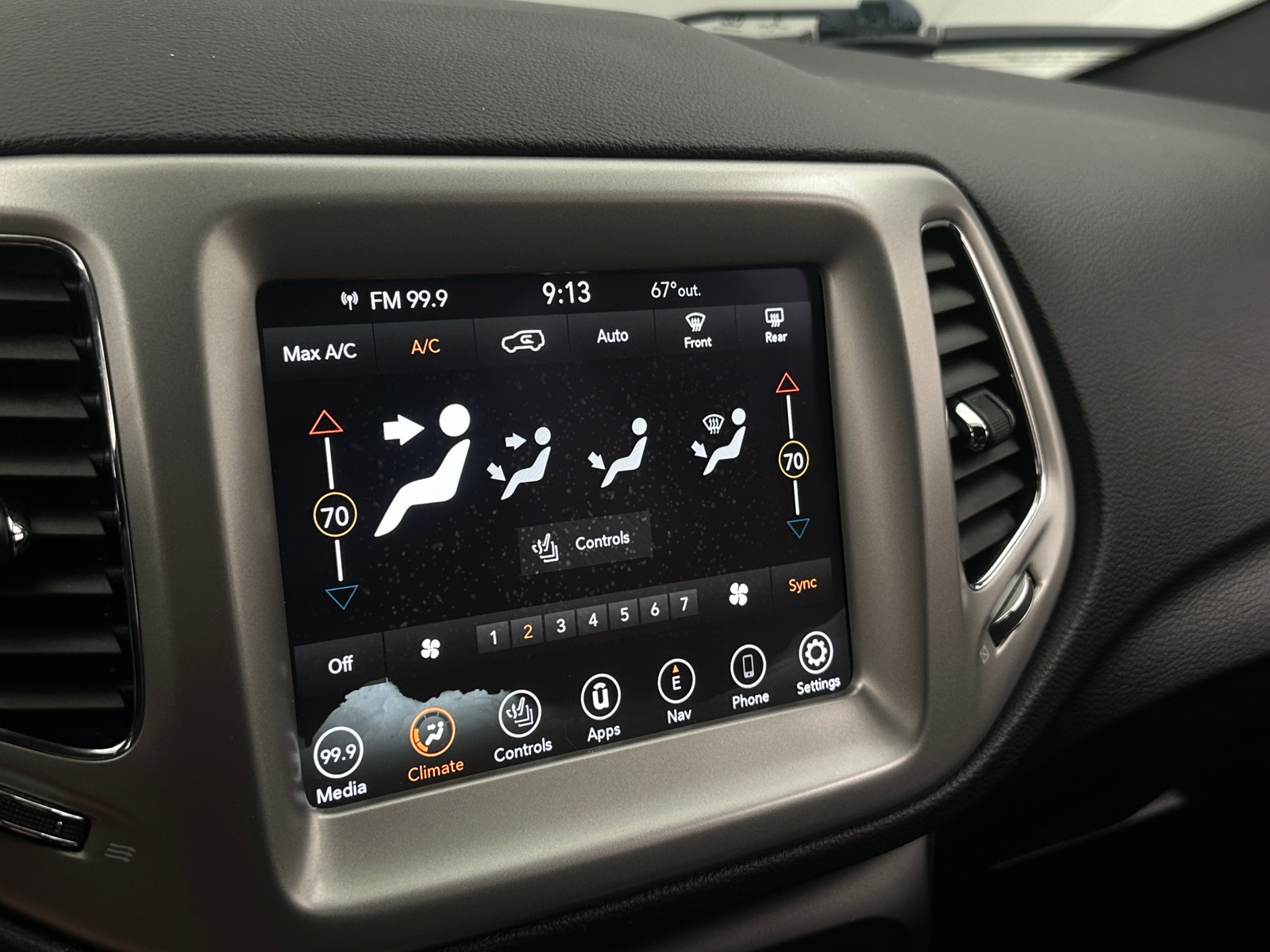 Thumbnail: 2021 Jeep Compass - 3