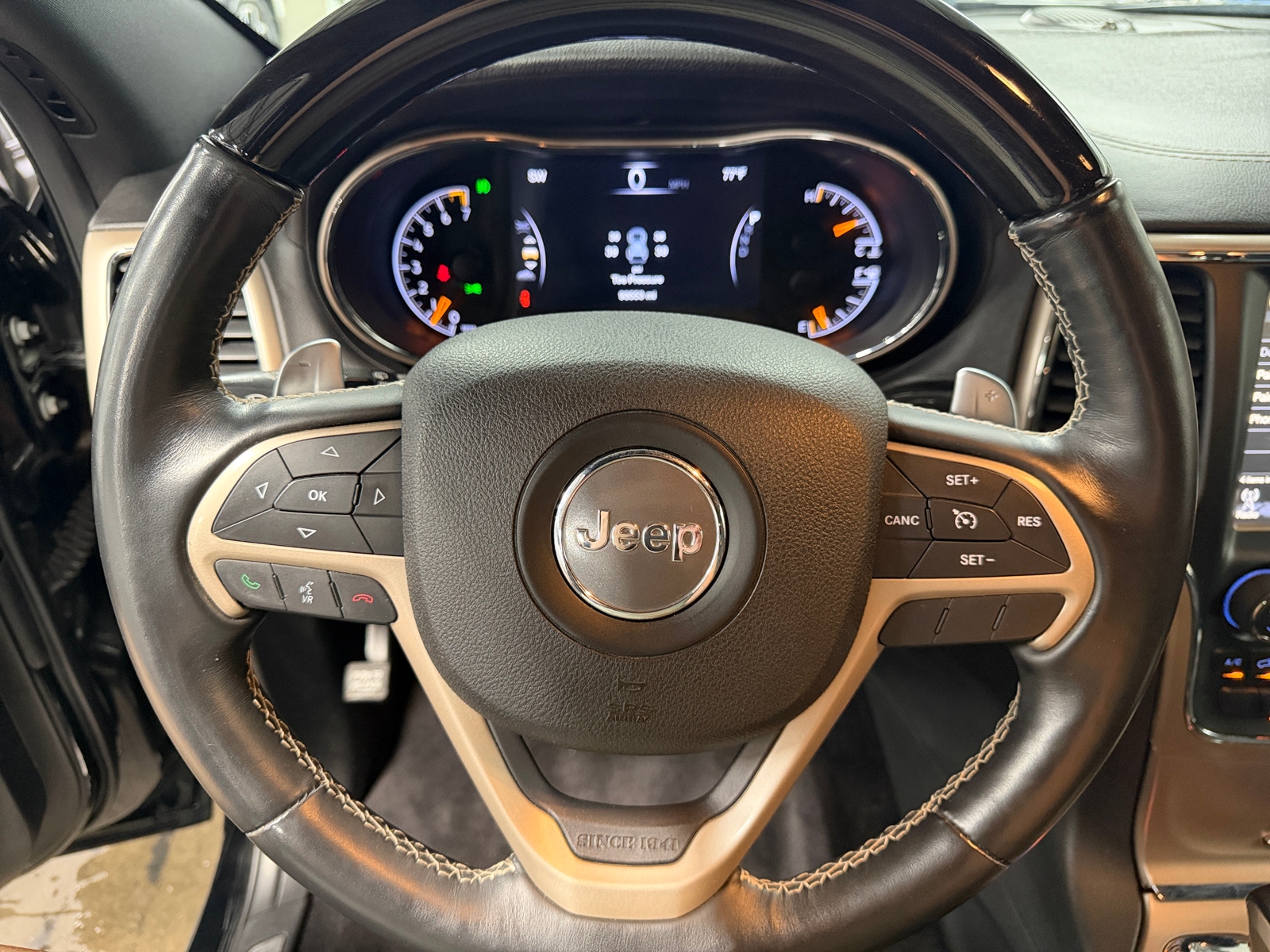 Thumbnail: 2017 Jeep Grand Cherokee - 4