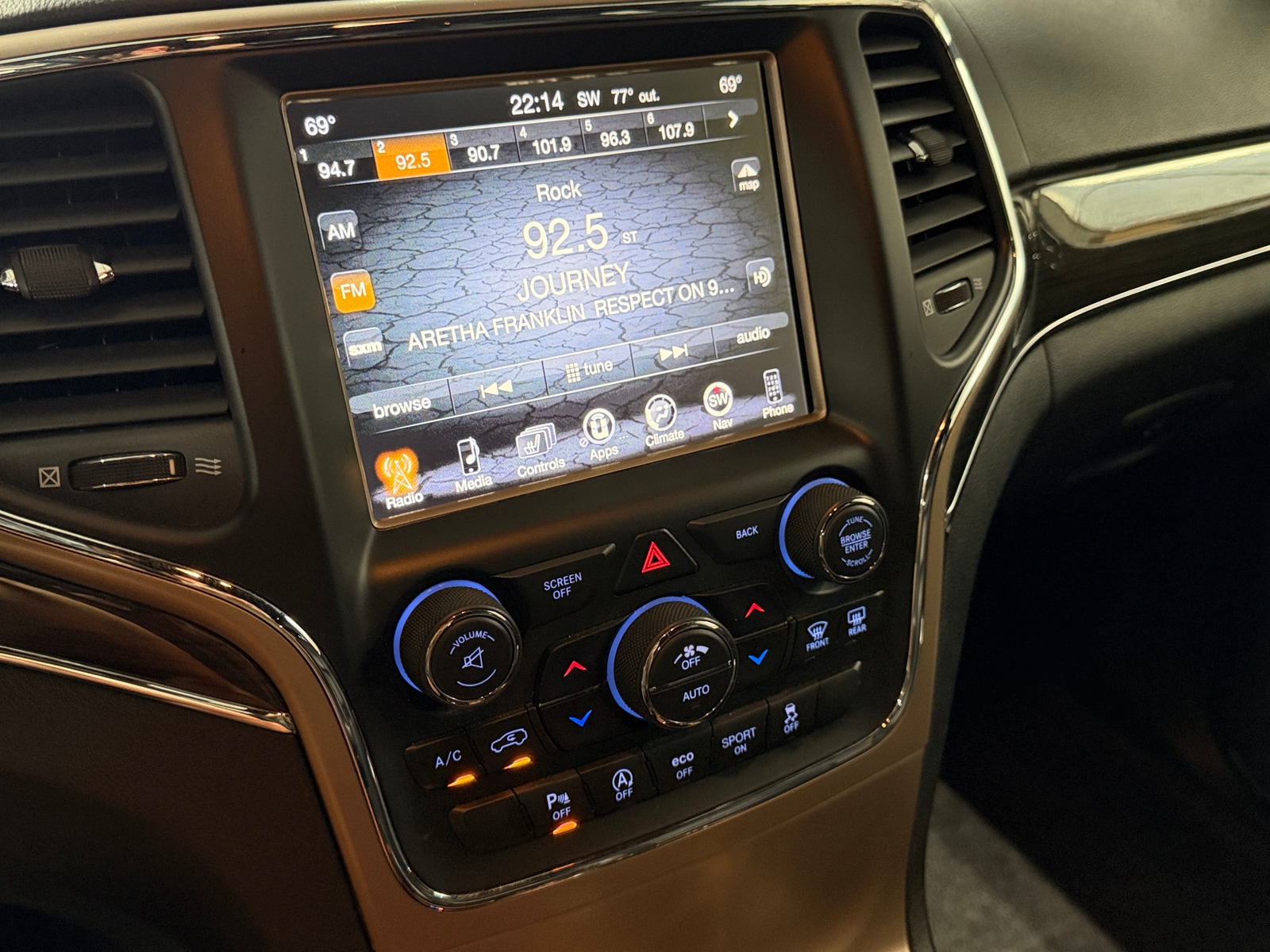 Thumbnail: 2017 Jeep Grand Cherokee - 3