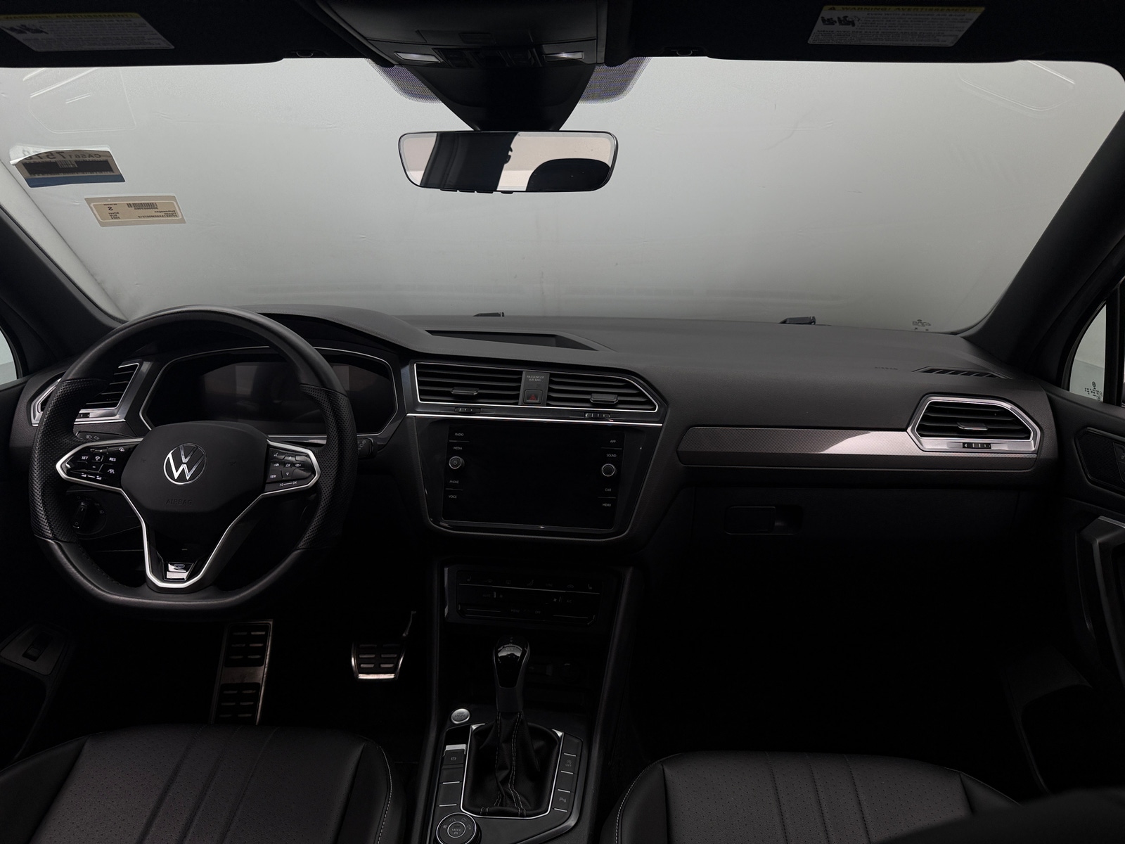 Thumbnail: 2024 Volkswagen Tiguan - 3
