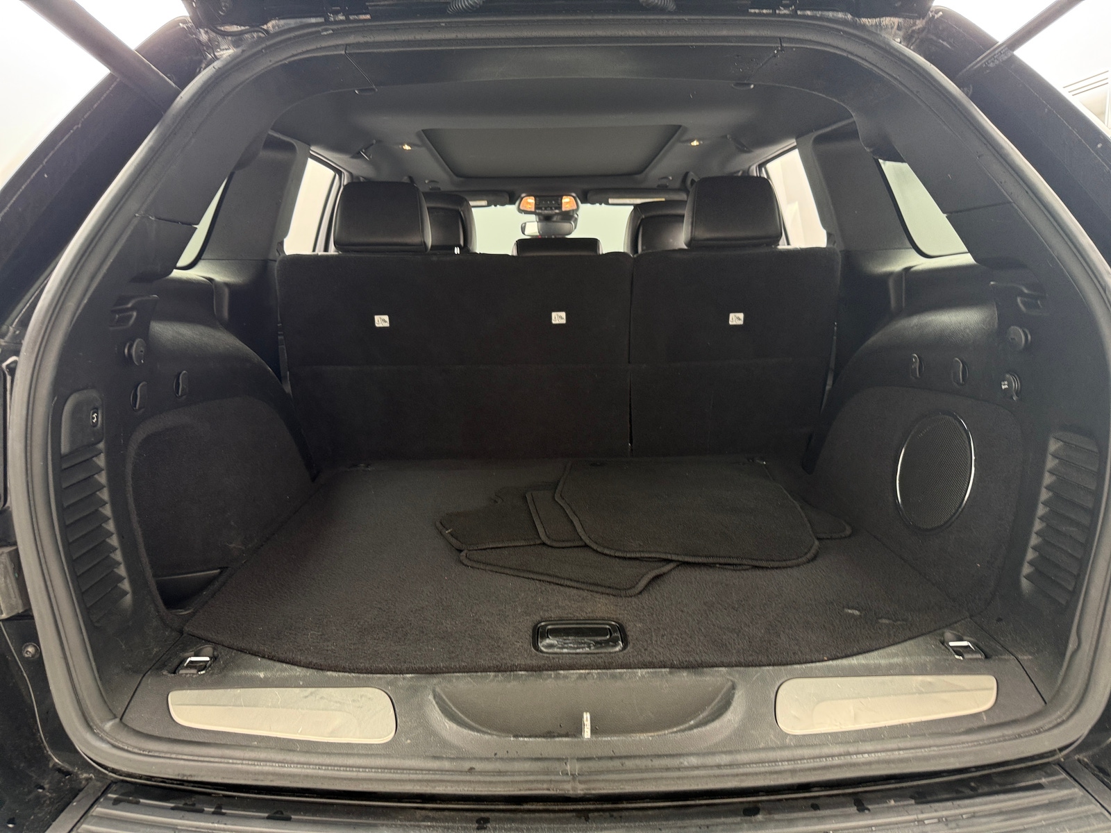 Thumbnail: 2020 Jeep Grand Cherokee - 6