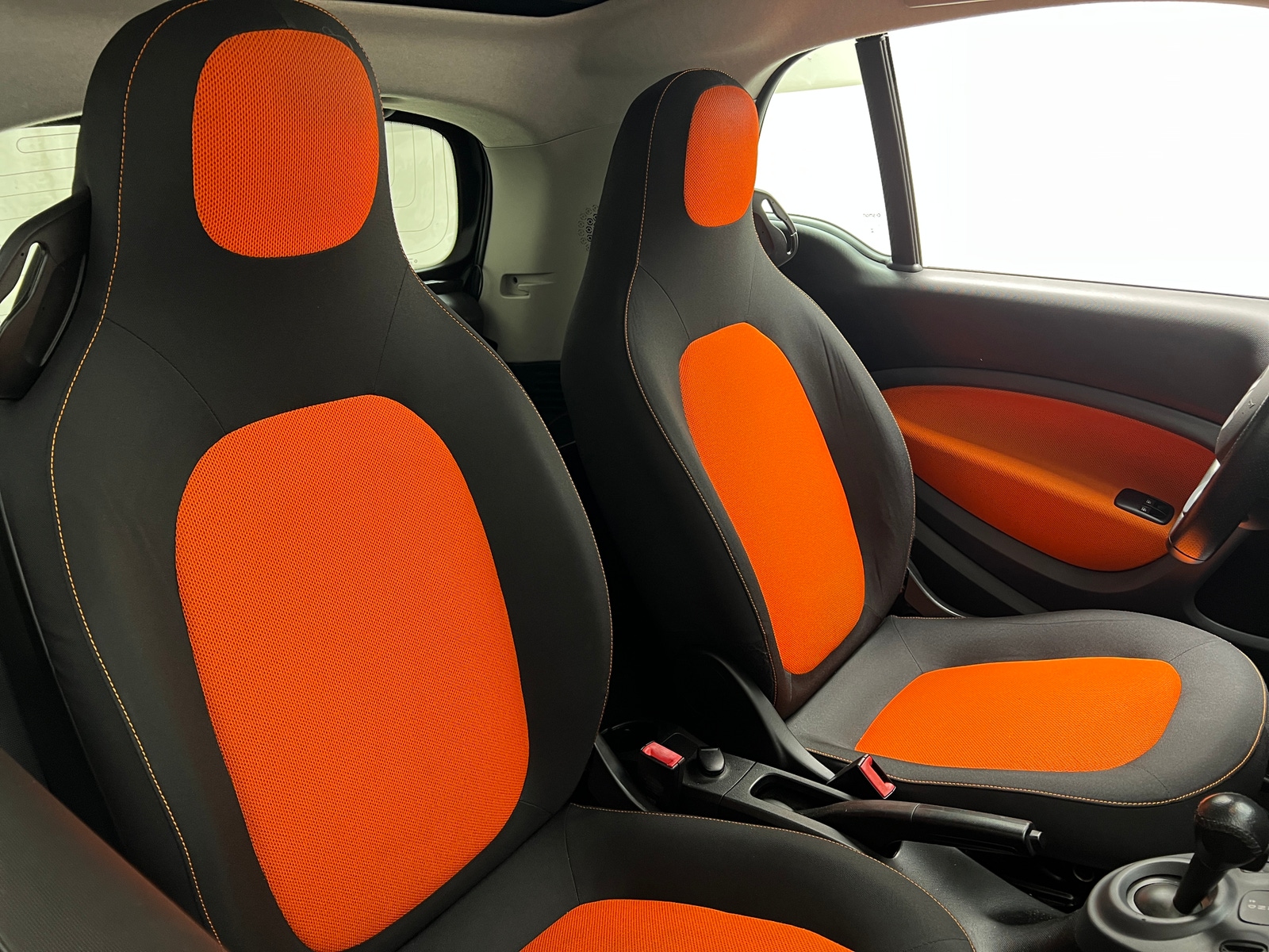 Thumbnail: 2016 smart fortwo - 2