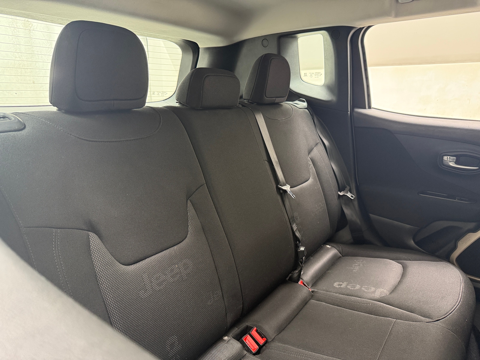 Thumbnail: 2017 Jeep Renegade - 6