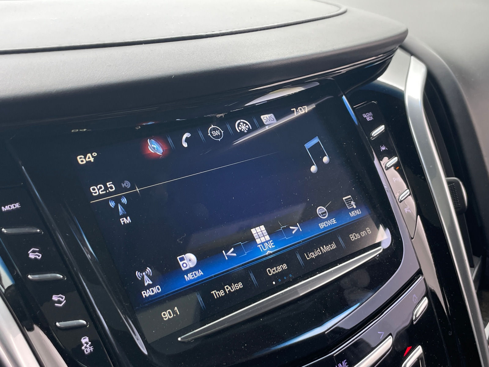 Thumbnail: 2019 Cadillac Escalade - 3