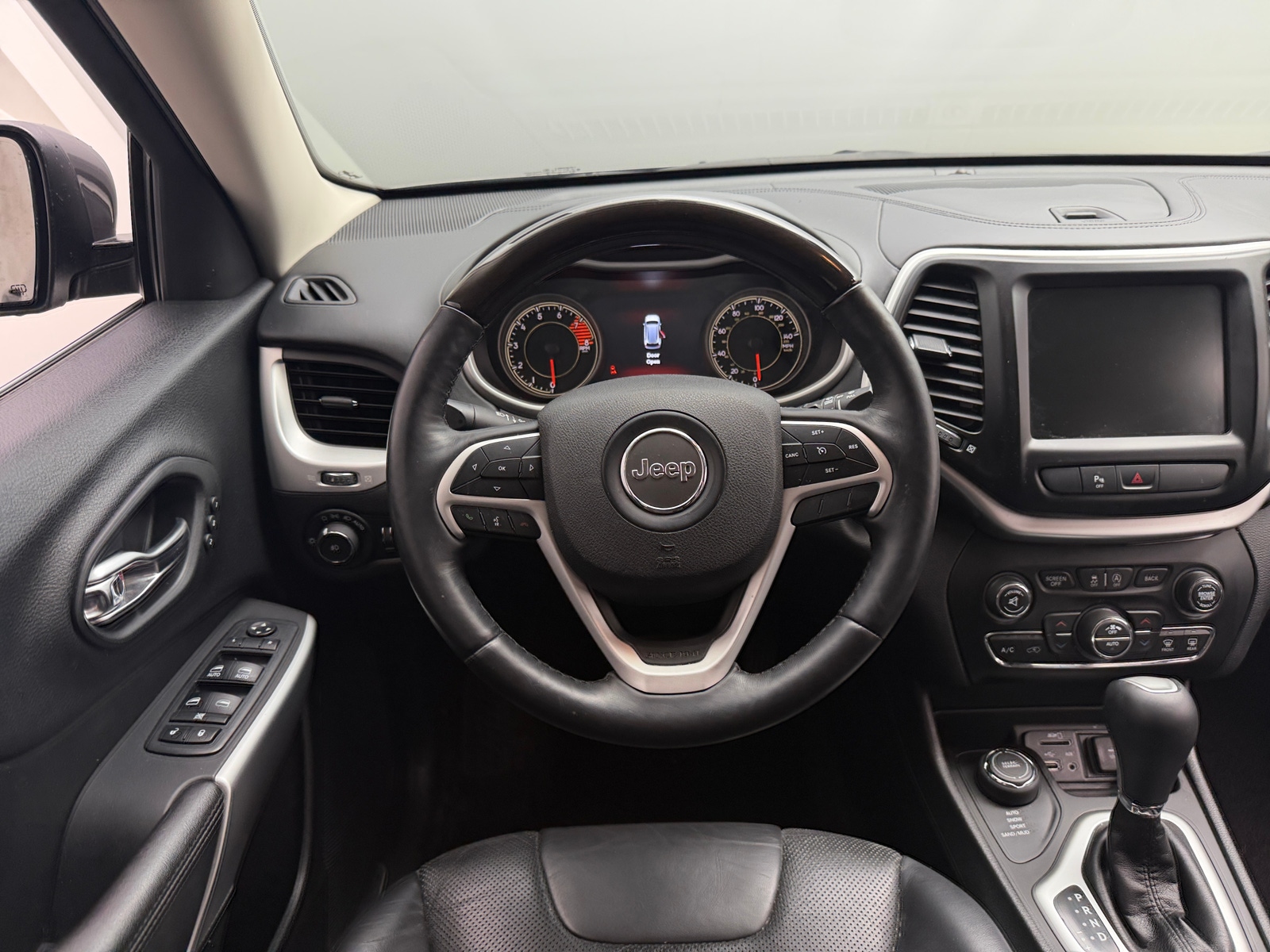 Thumbnail: 2018 Jeep Cherokee - 4
