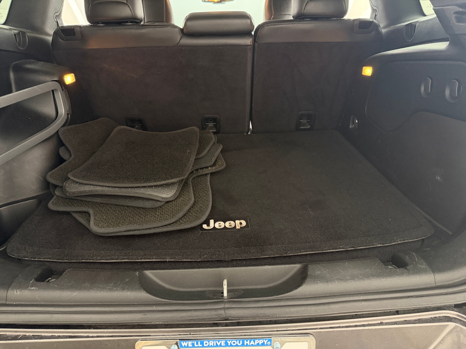 Thumbnail: 2018 Jeep Cherokee - 6