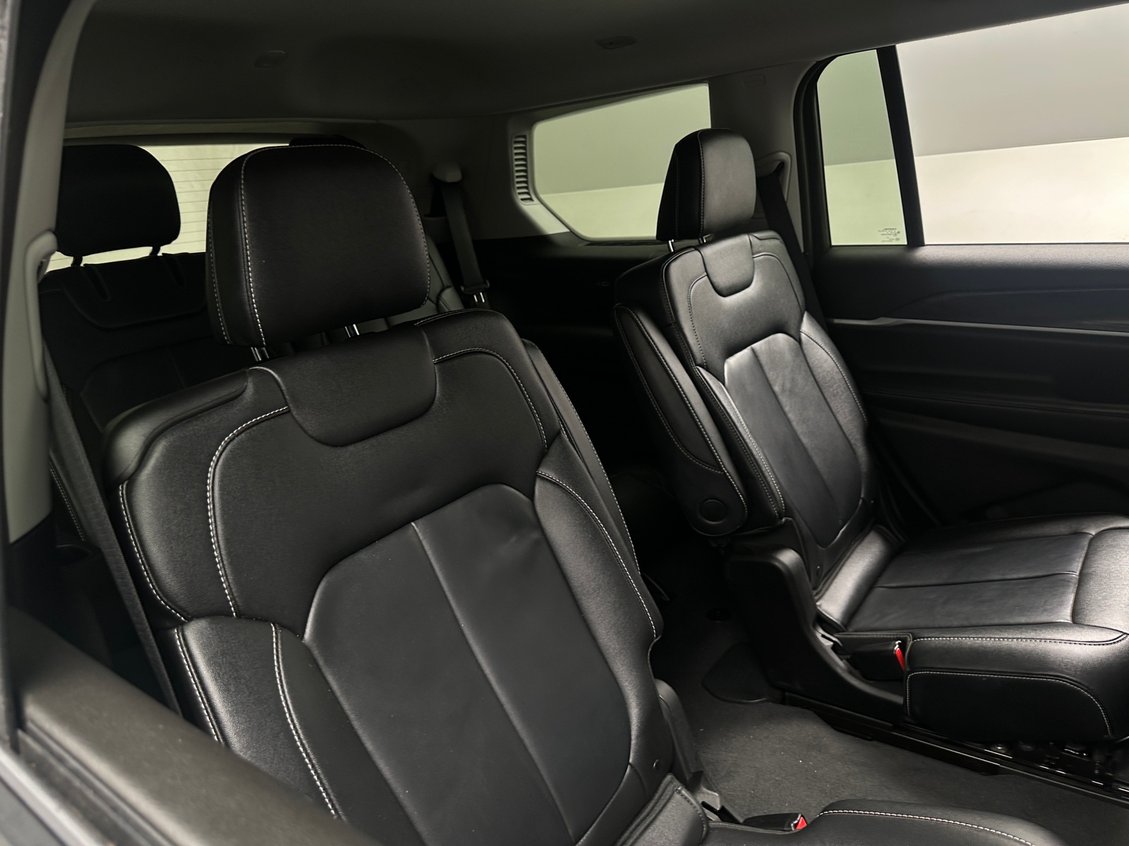Thumbnail: 2023 Jeep Grand Cherokee L - 5