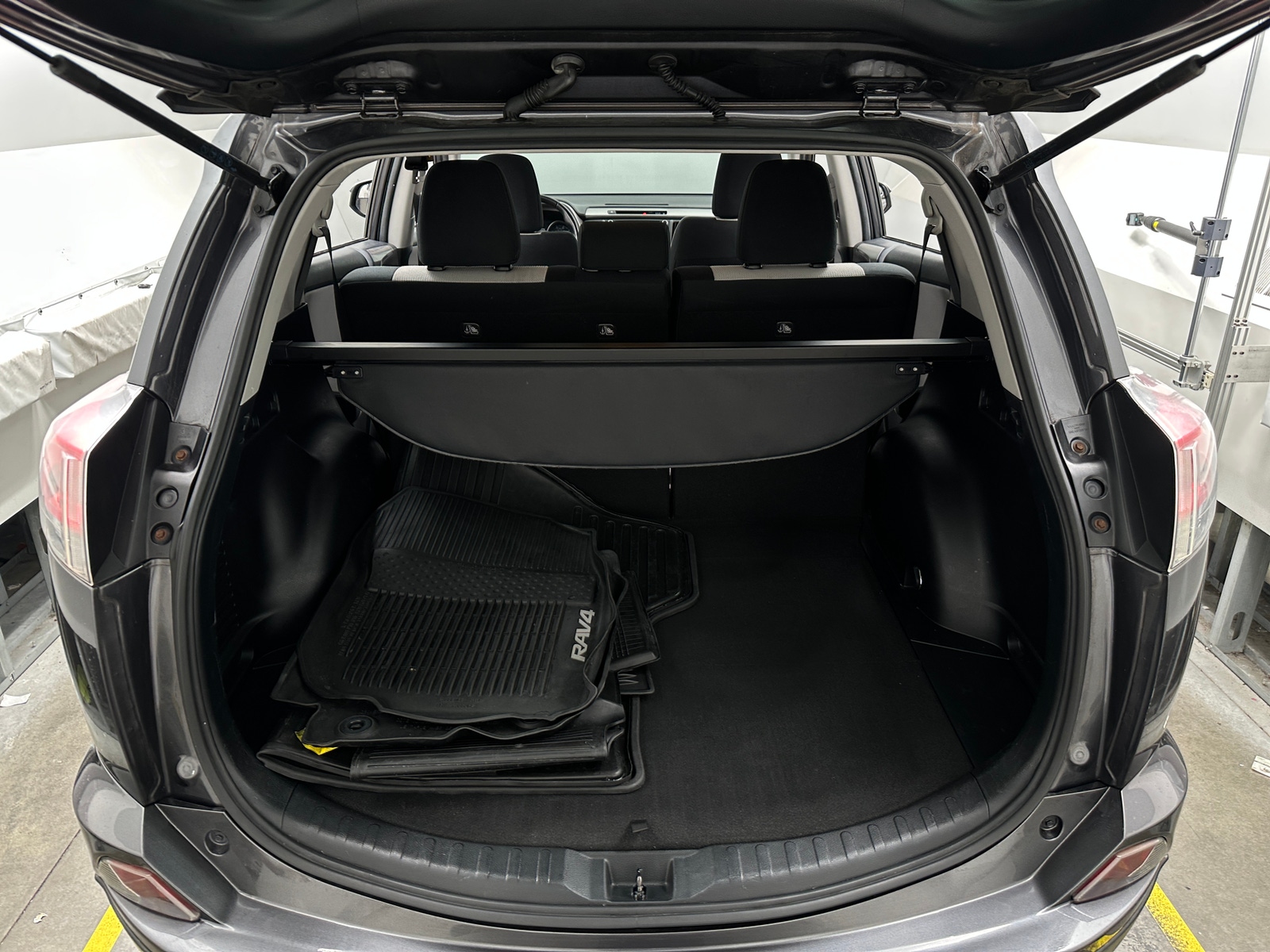 Thumbnail: 2017 Toyota RAV4 - 7