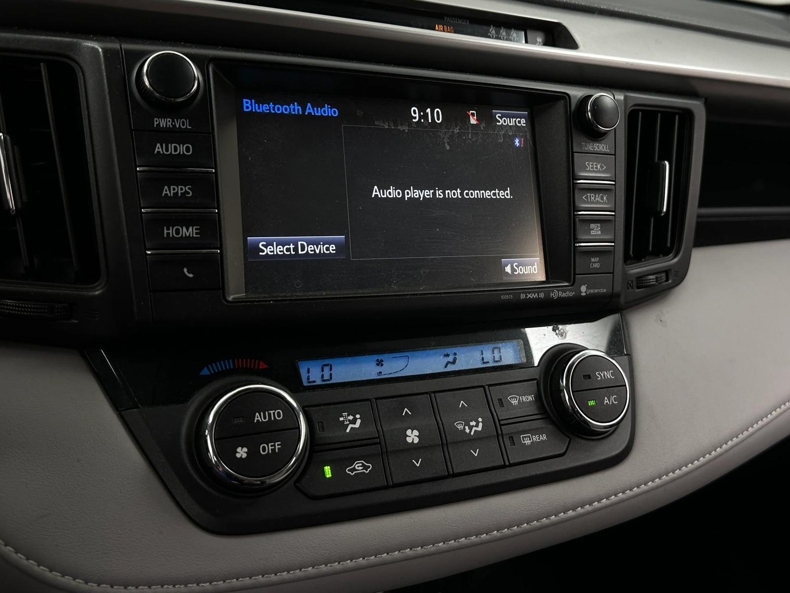 Thumbnail: 2017 Toyota RAV4 - 4