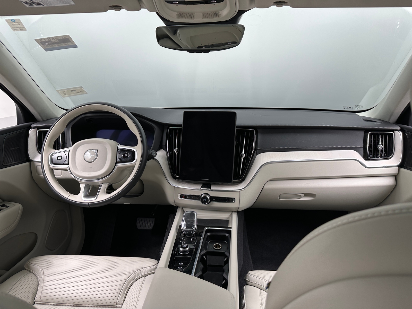 Thumbnail: 2026 Volvo XC60 - 2