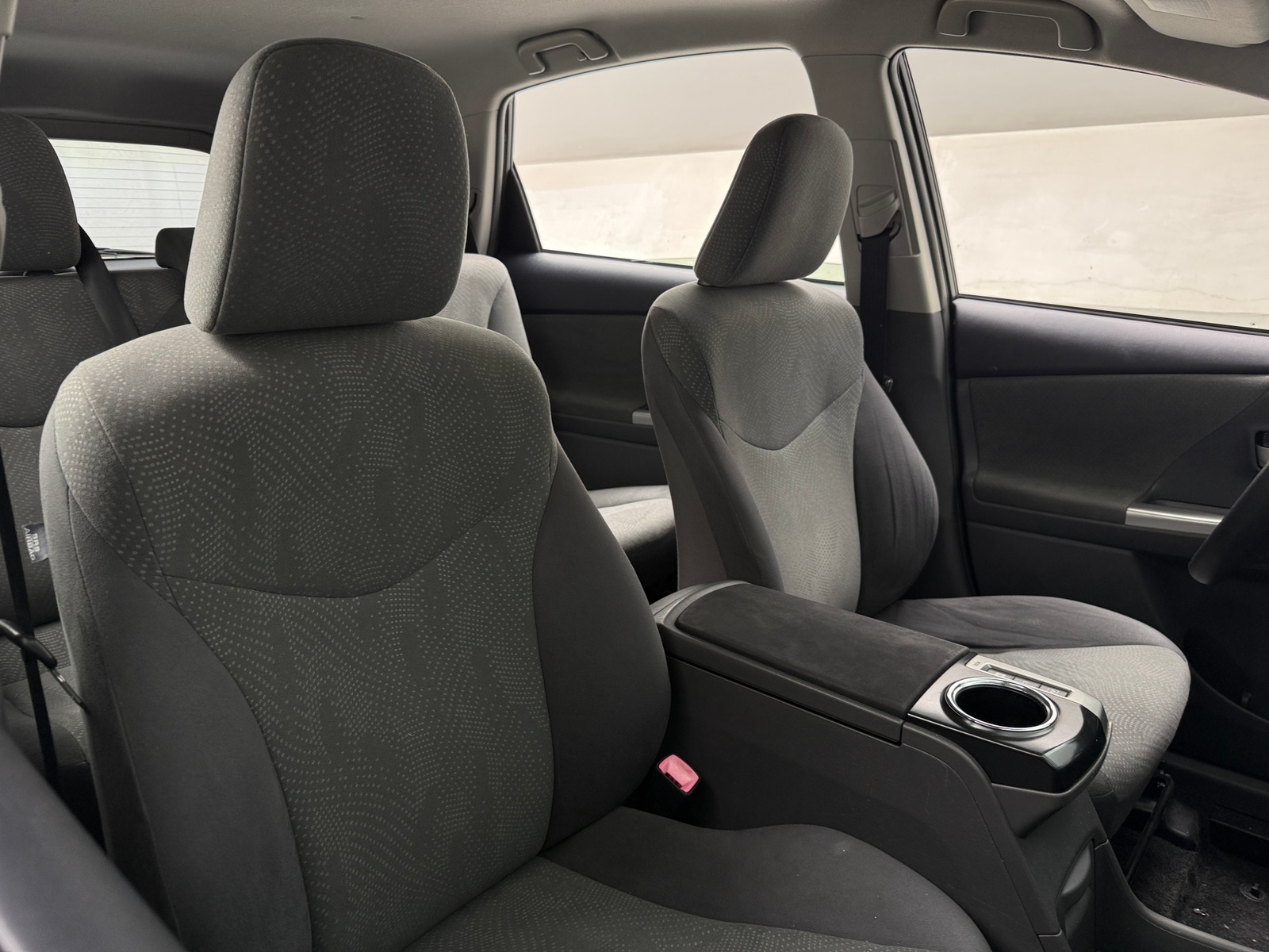 Thumbnail: 2014 Toyota Prius v - 2