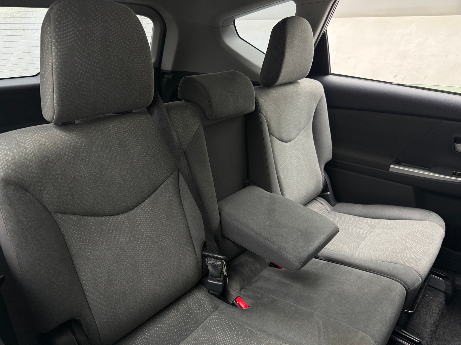 Thumbnail: 2014 Toyota Prius v - 6