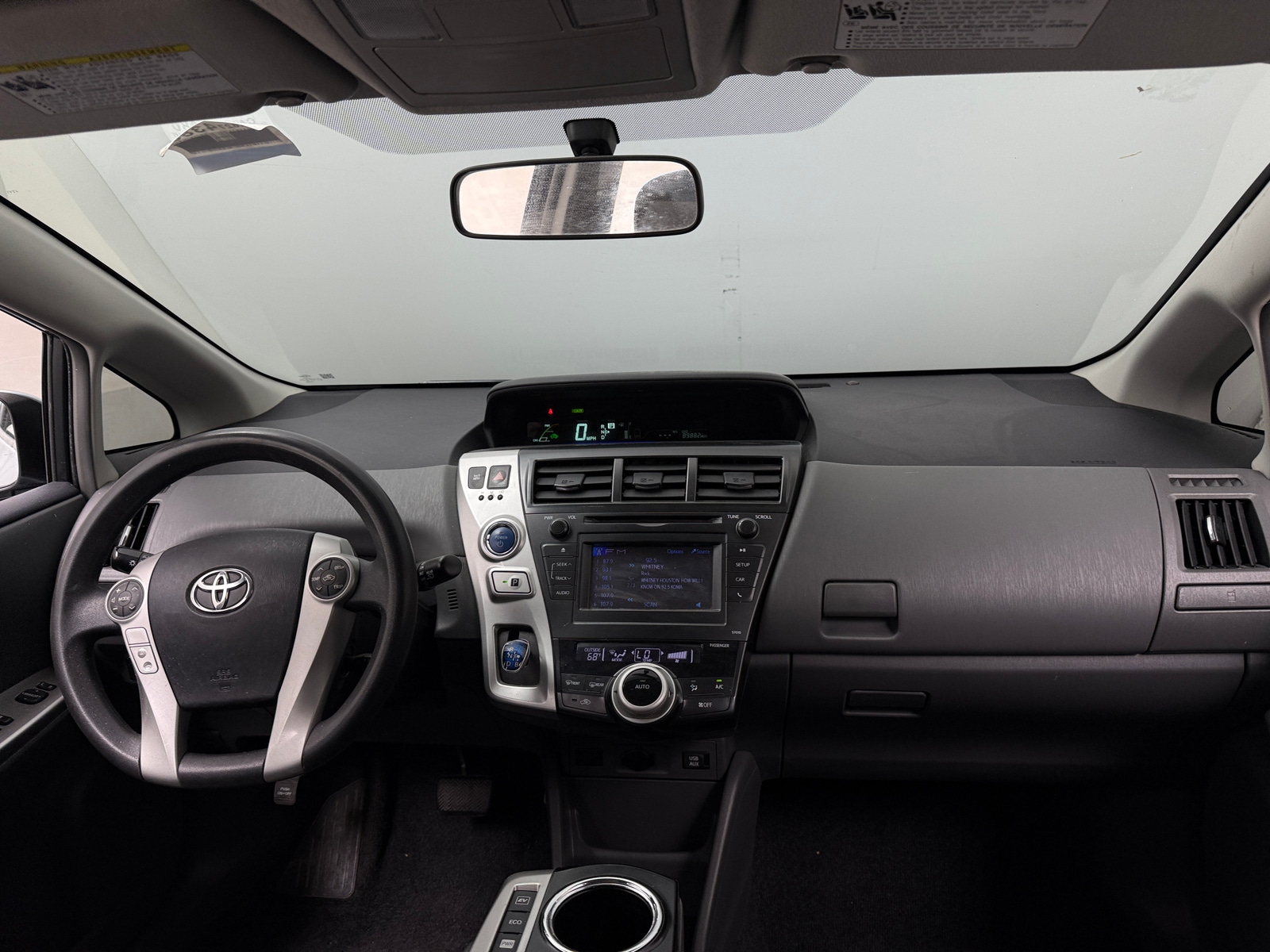 Thumbnail: 2014 Toyota Prius v - 3