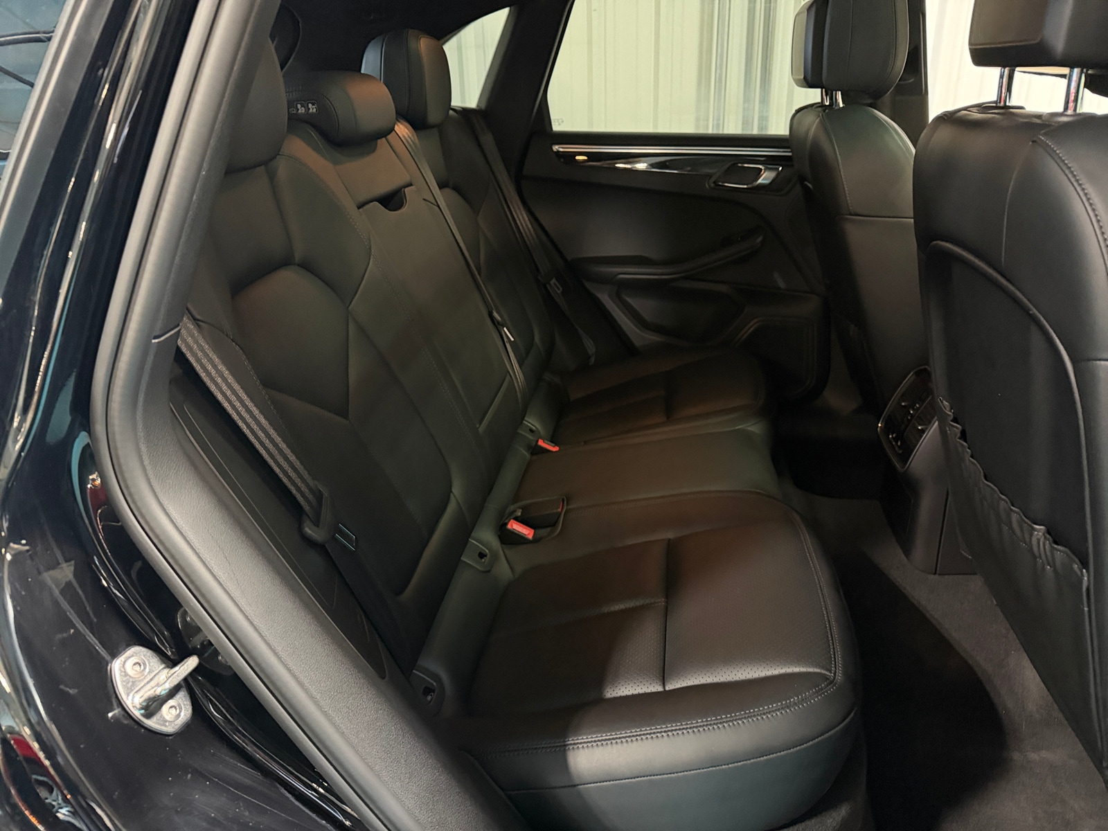Thumbnail: 2016 Porsche Macan - 5