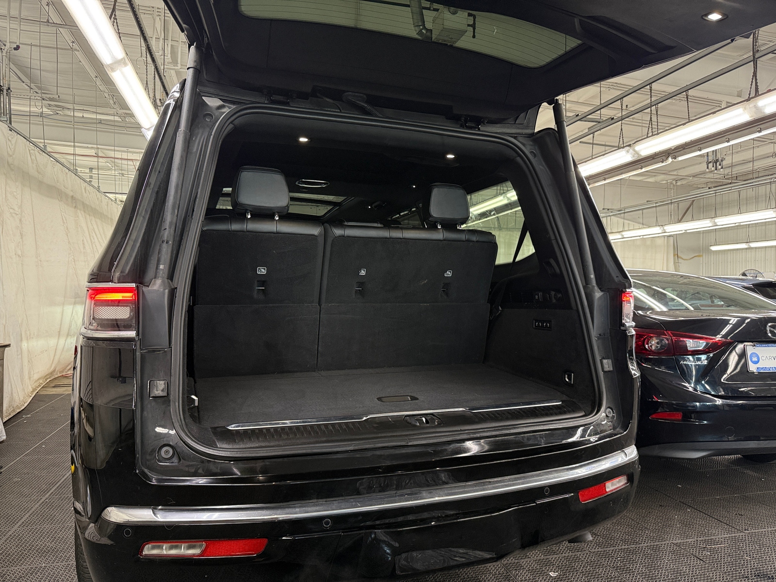 Thumbnail: 2024 Jeep Grand Wagoneer - 6