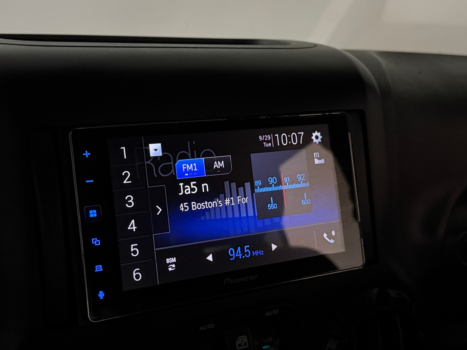 Thumbnail: 2017 Jeep Wrangler - 3