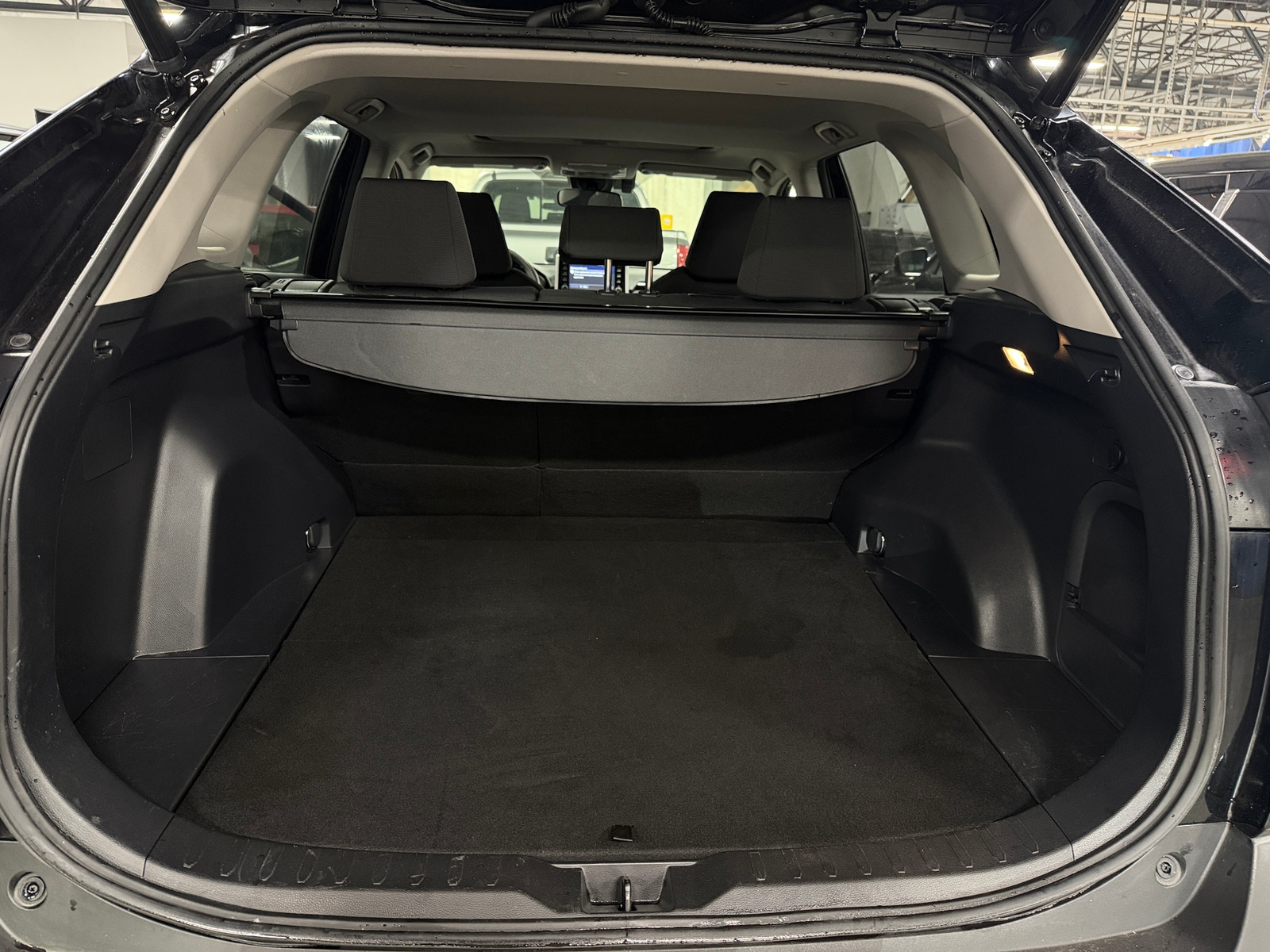 Thumbnail: 2019 Toyota RAV4 - 7
