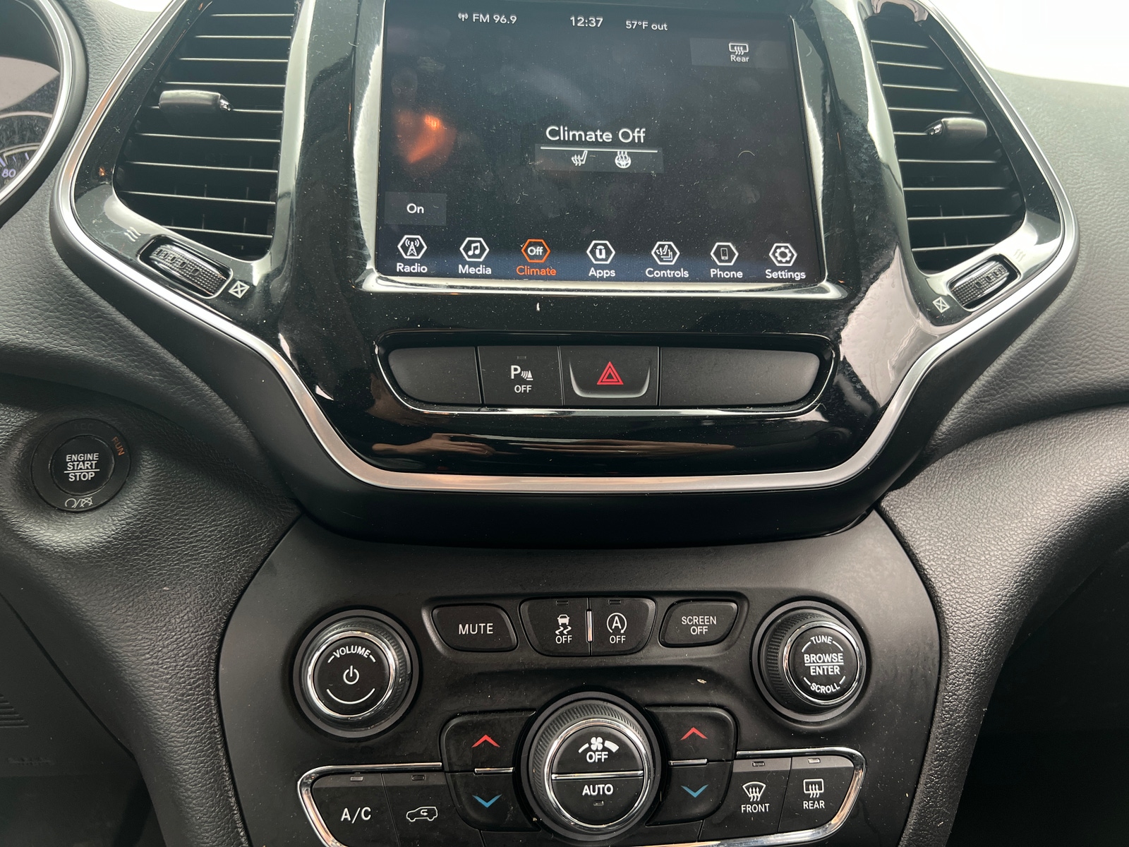 Thumbnail: 2020 Jeep Cherokee - 3