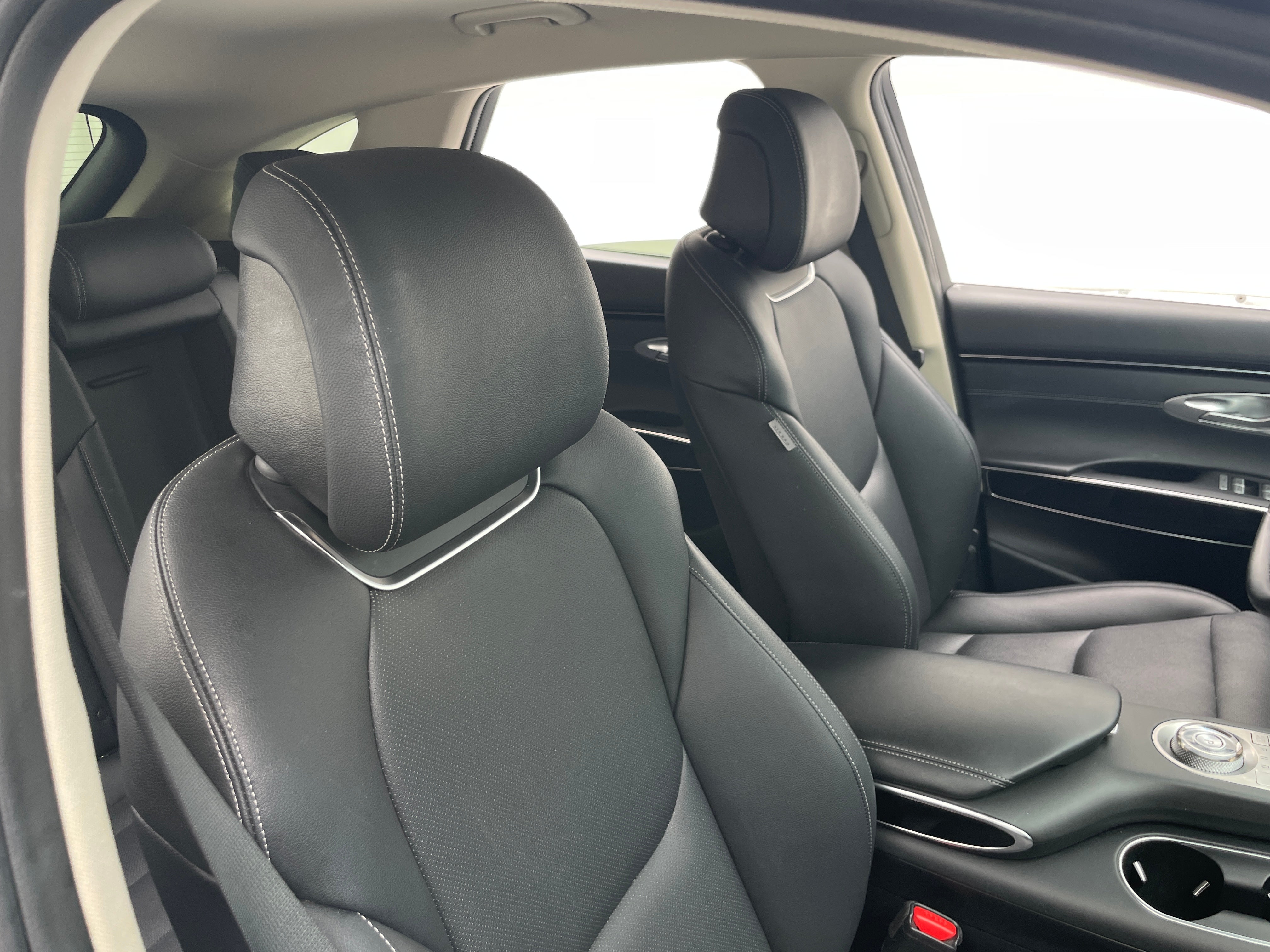 2025 GENESIS GV70