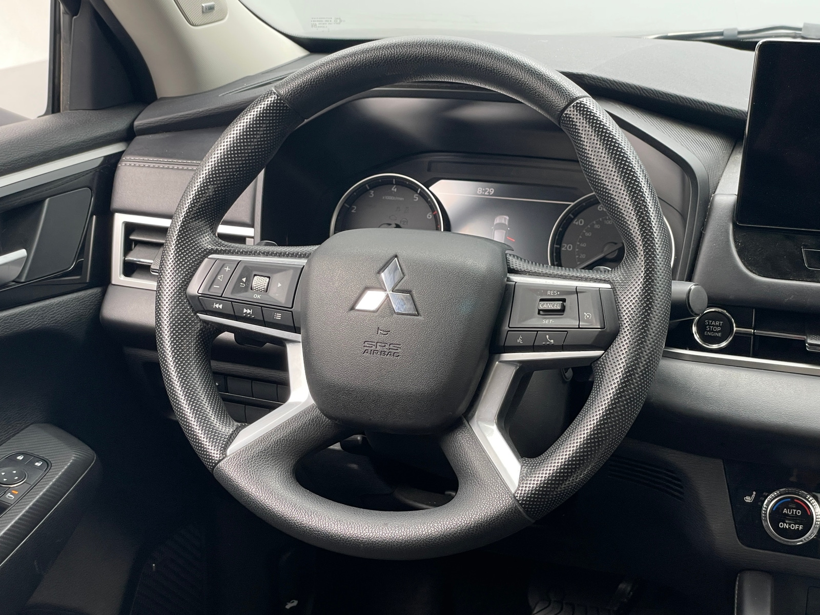 Thumbnail: 2025 Mitsubishi Outlander - 5