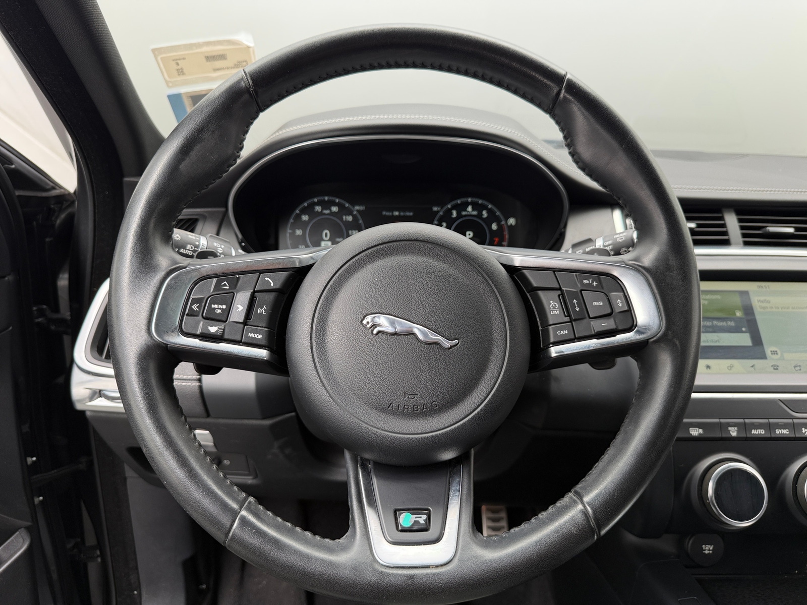 Thumbnail: 2019 Jaguar E-Pace - 4