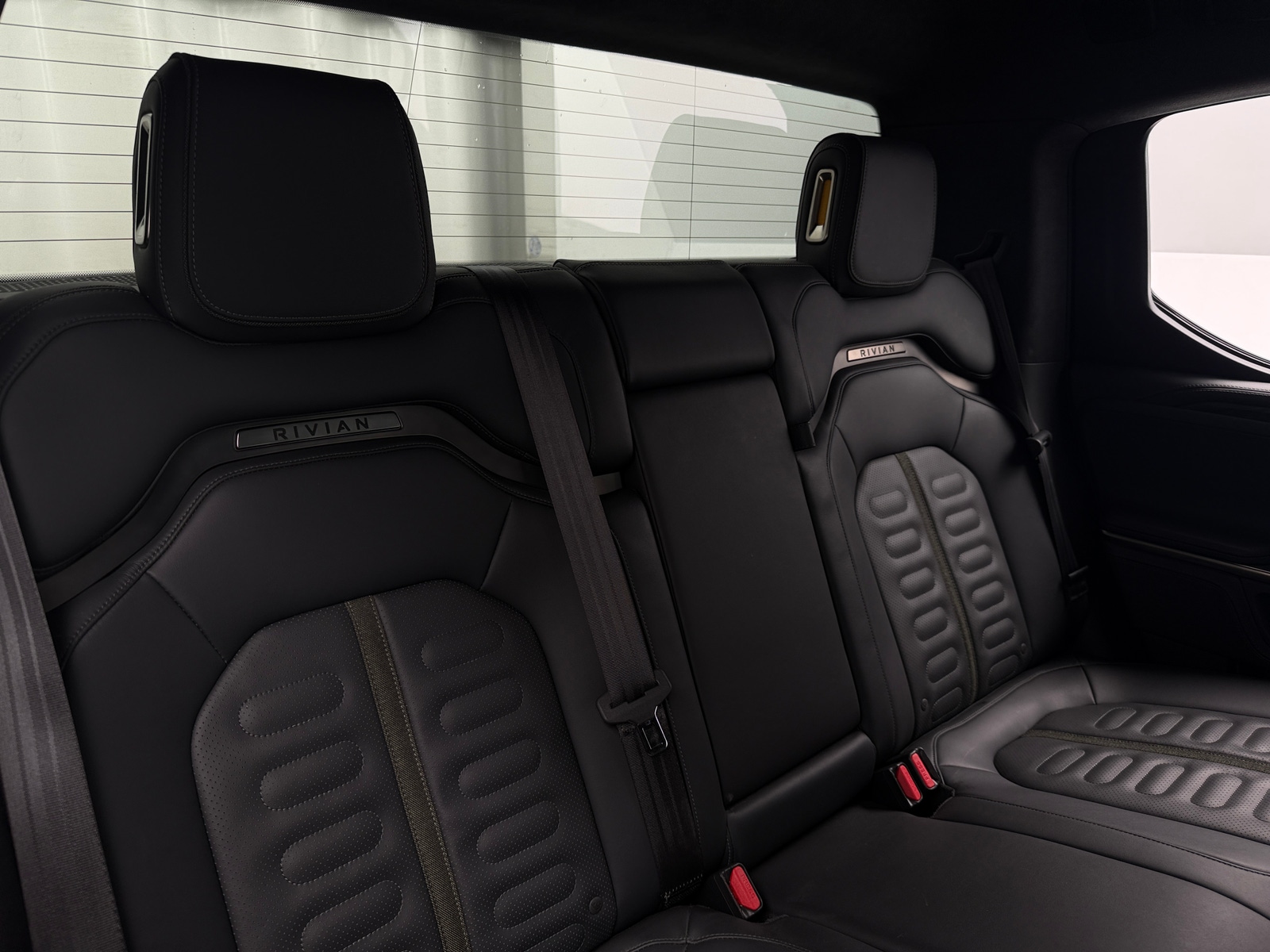 Thumbnail: 2022 Rivian R1T - 6