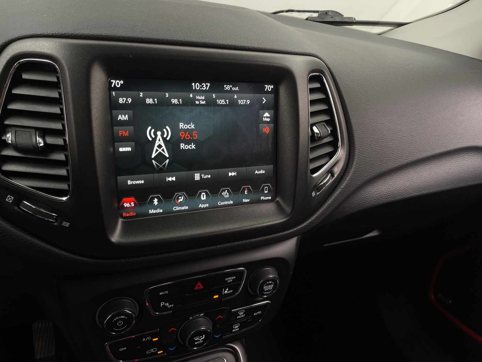Thumbnail: 2018 Jeep Compass - 4