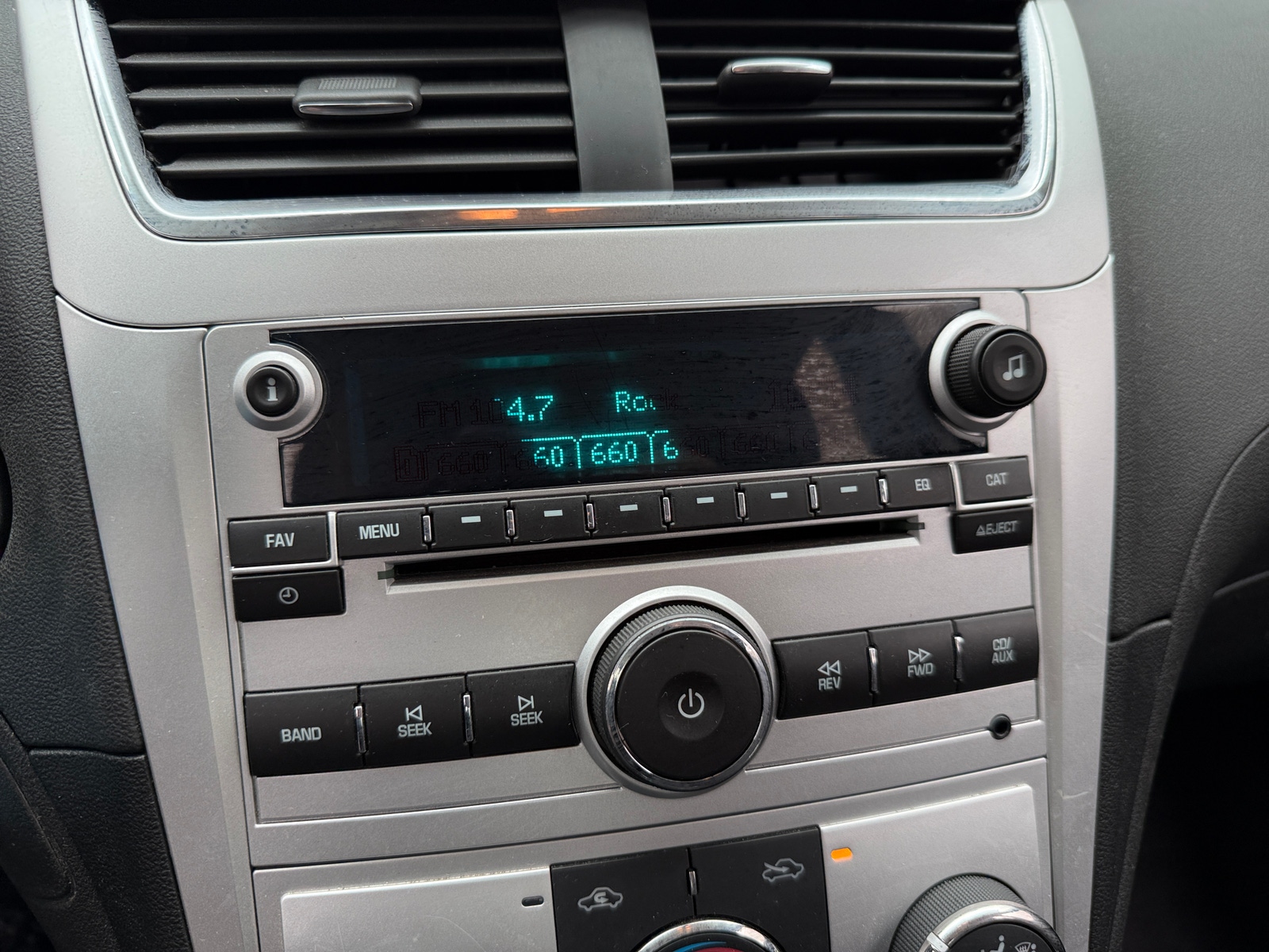 Thumbnail: 2010 Chevrolet Malibu - 4
