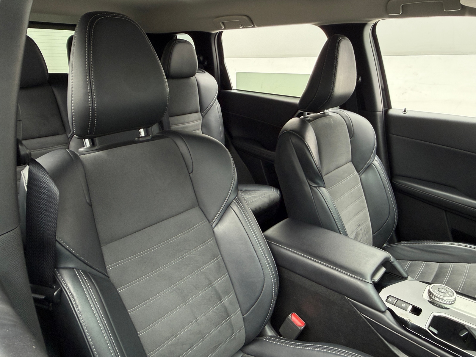 Thumbnail: 2025 Mitsubishi Outlander - 2